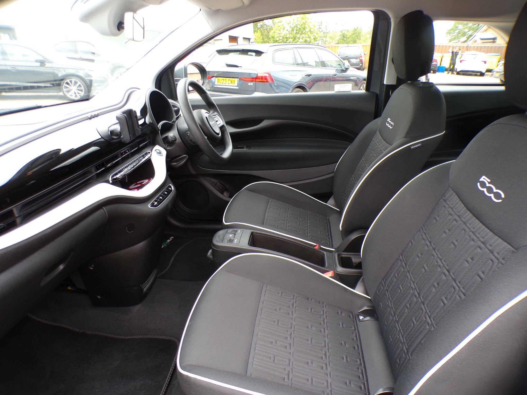 Fiat 500e Image 21