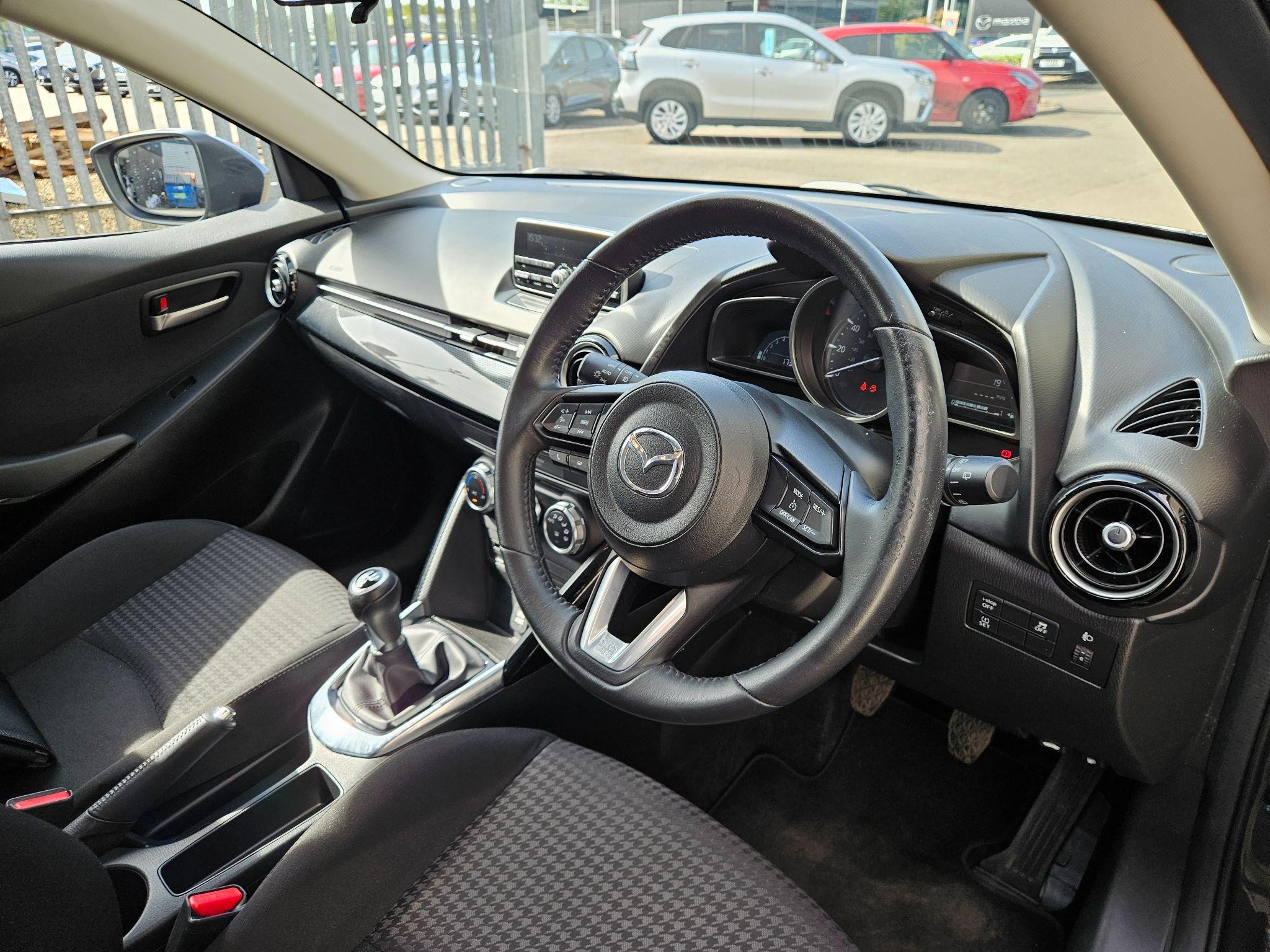 Mazda2 Image 11