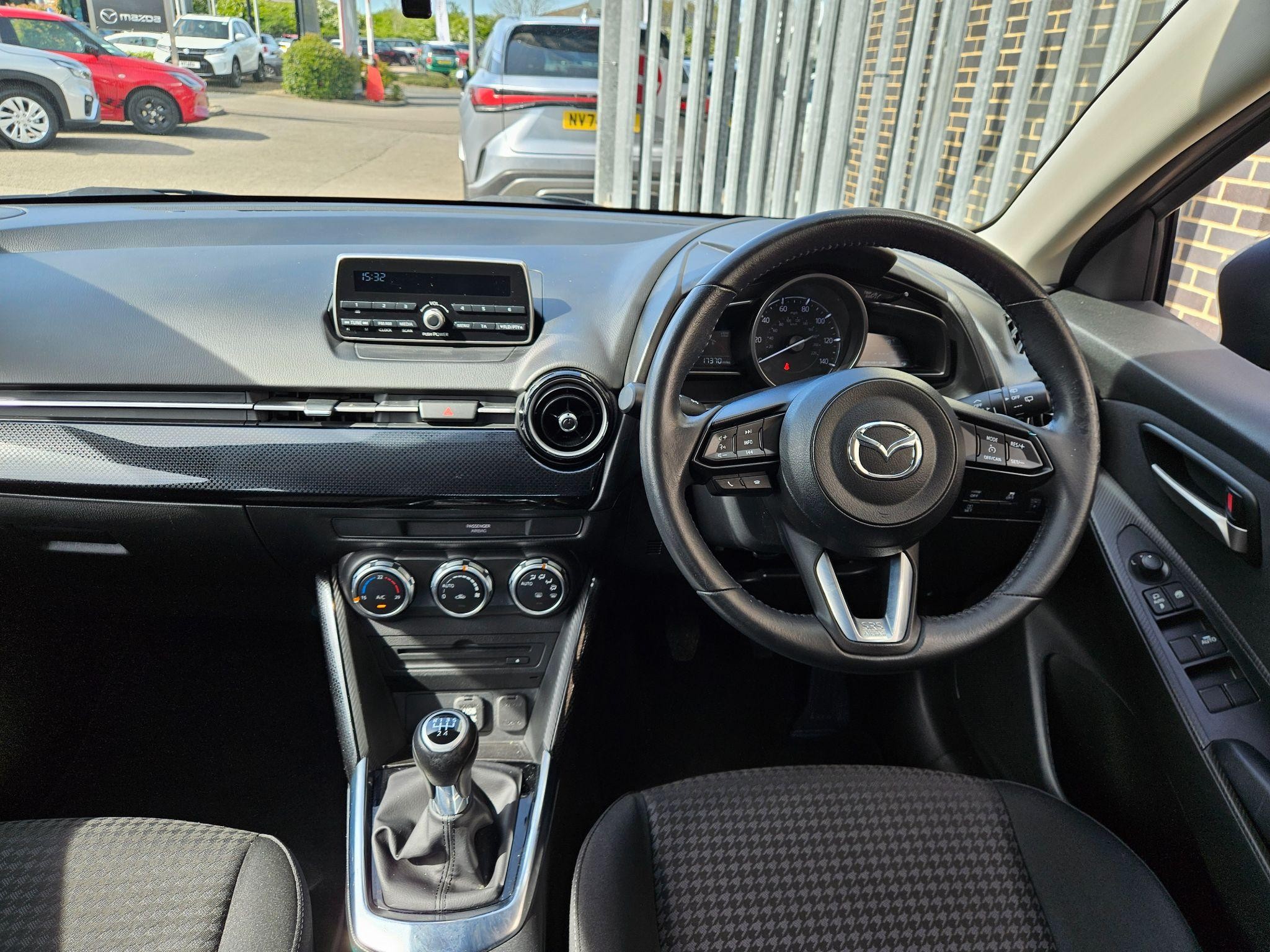 Mazda2 Image 12
