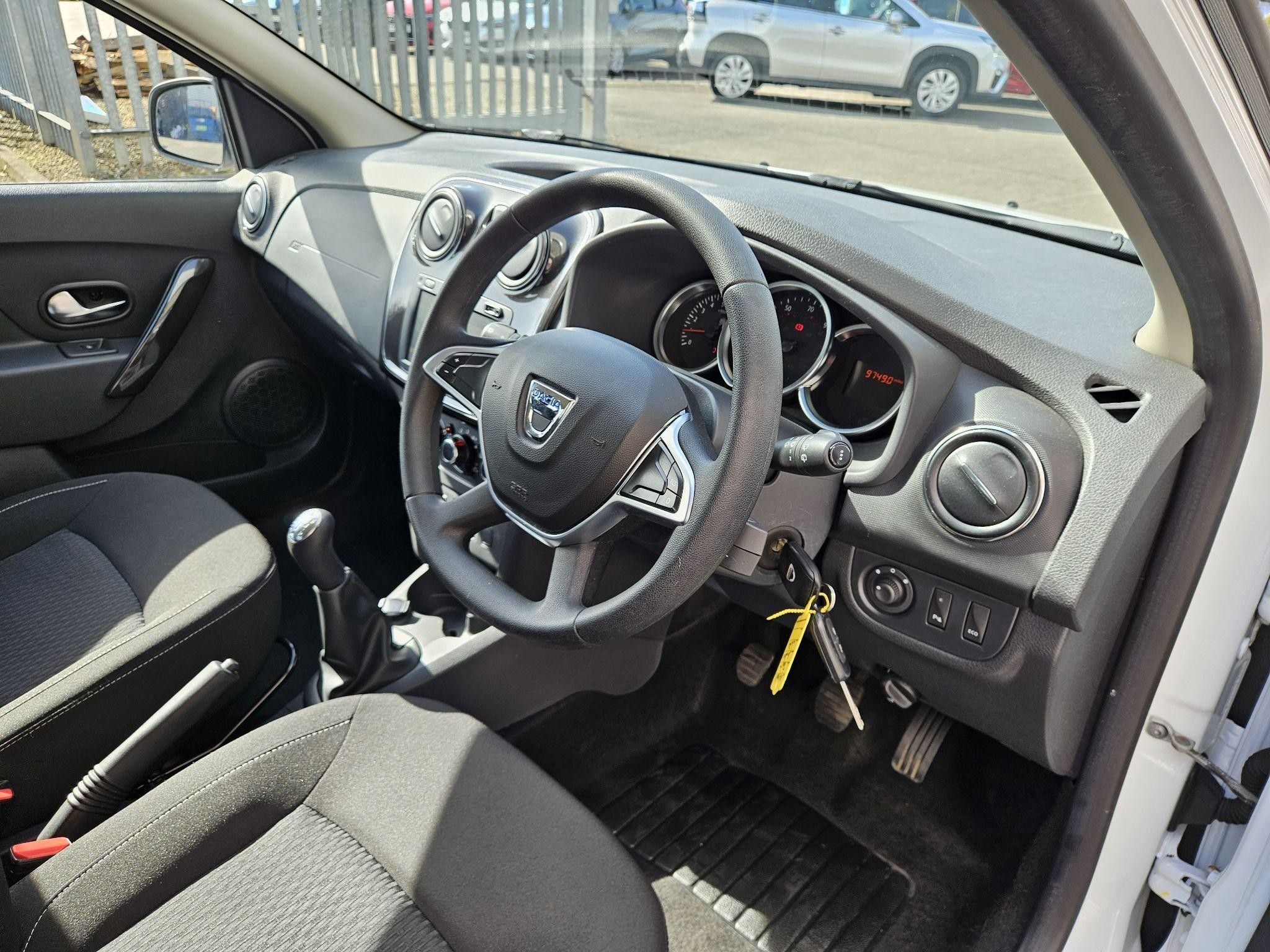 Dacia Sandero Image 11