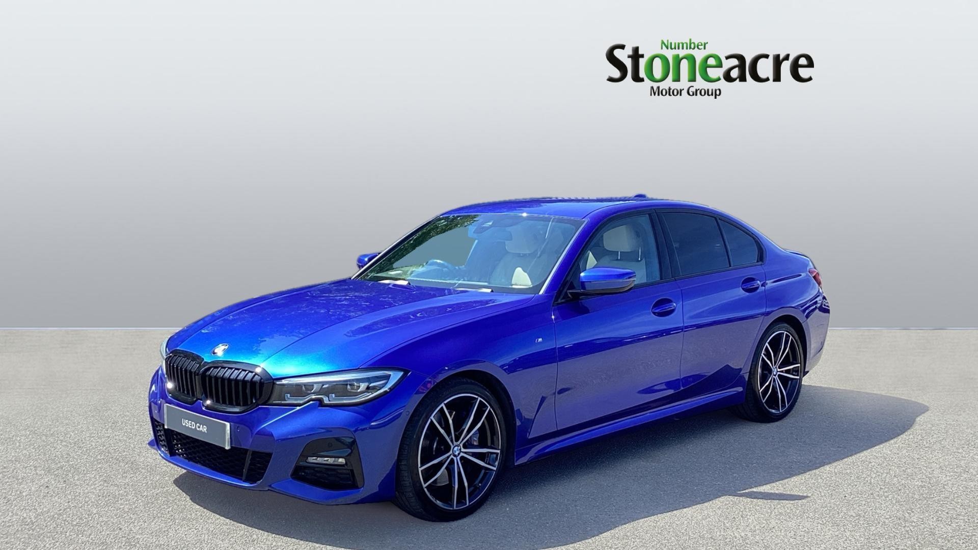 BMW 3 Series Image 6