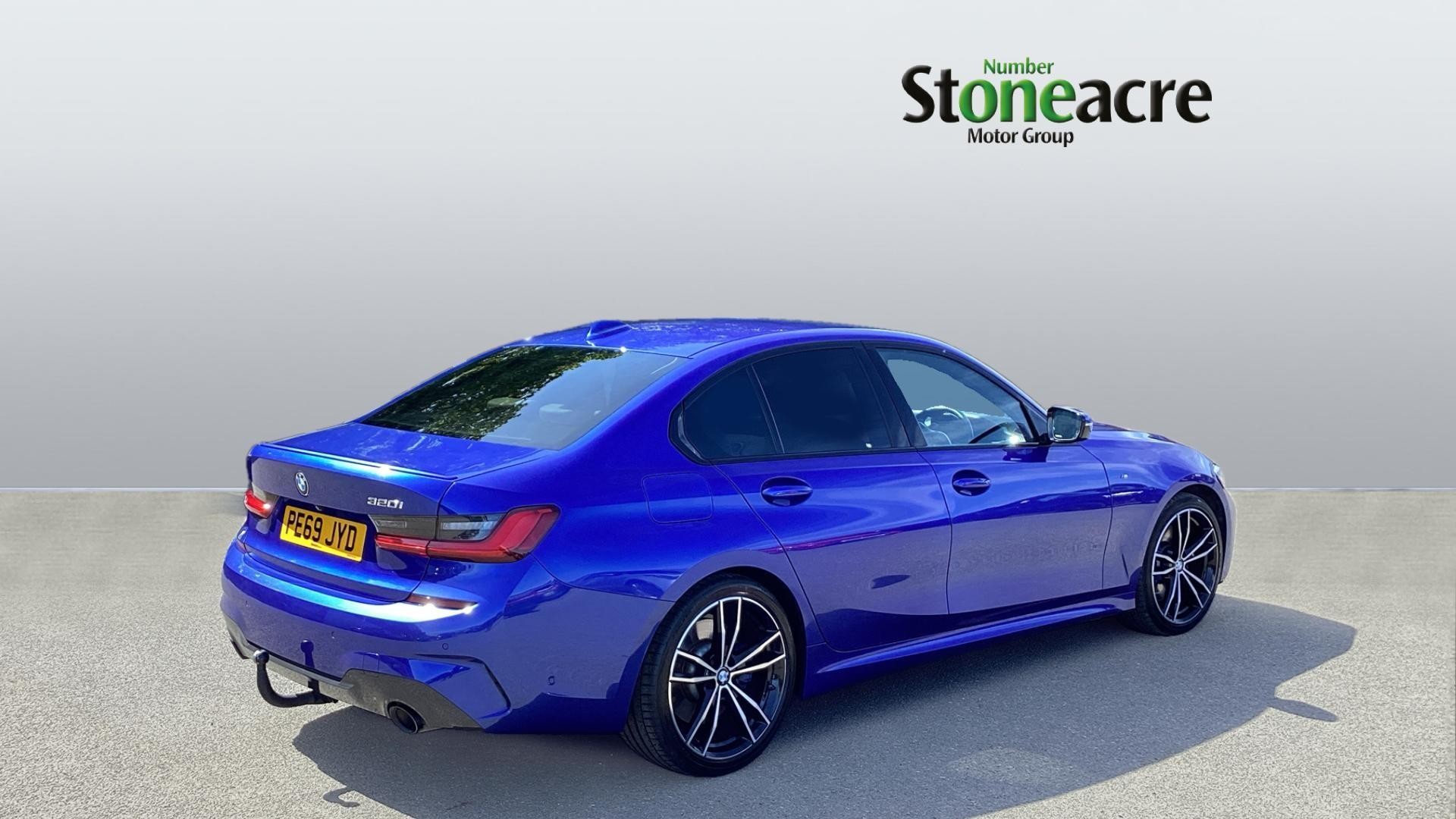 BMW 3 Series Image 7