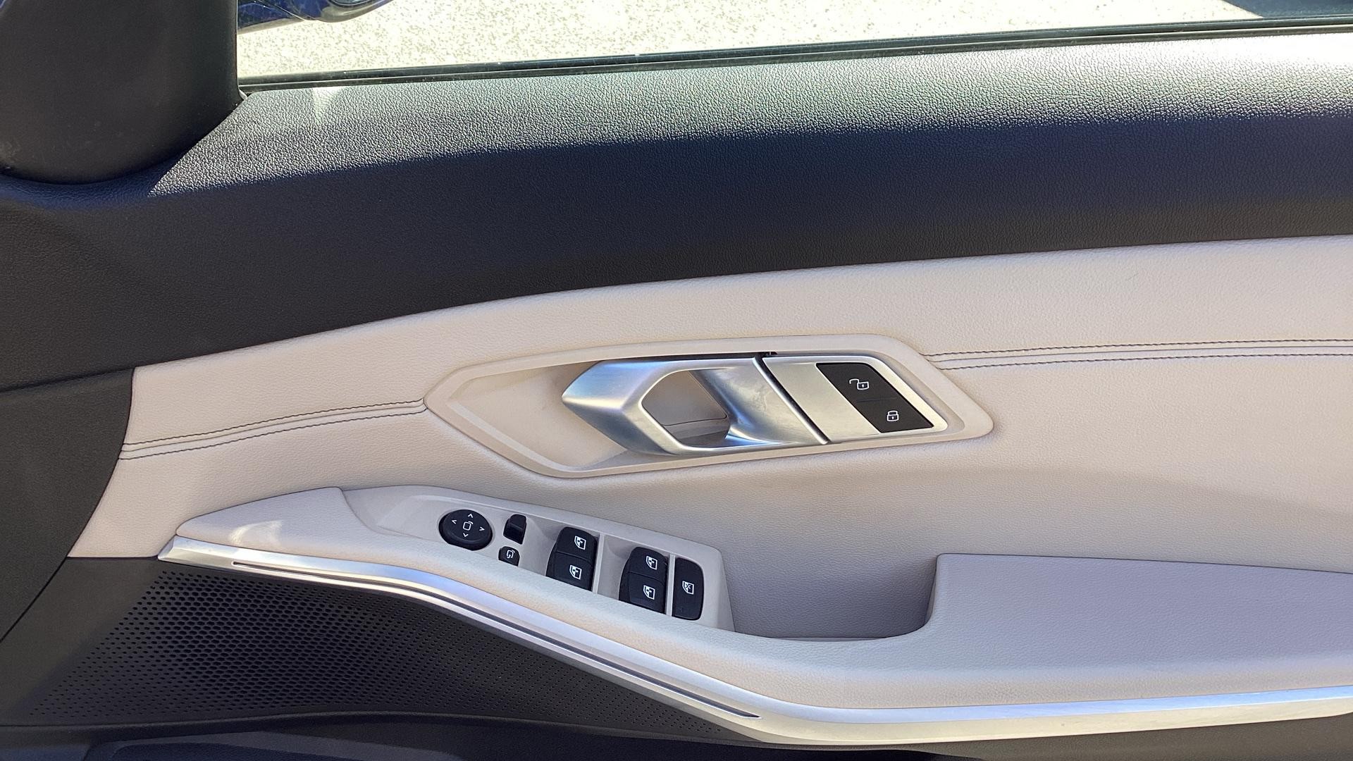 BMW 3 Series Image 15