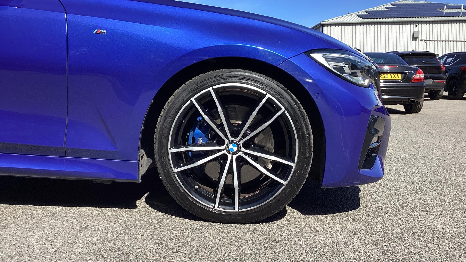 BMW 3 Series Image 16