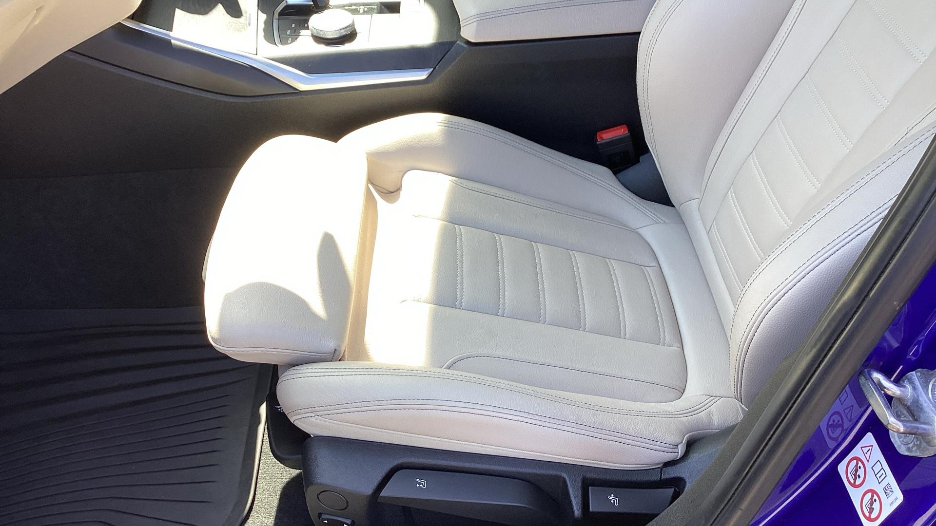 BMW 3 Series Image 26