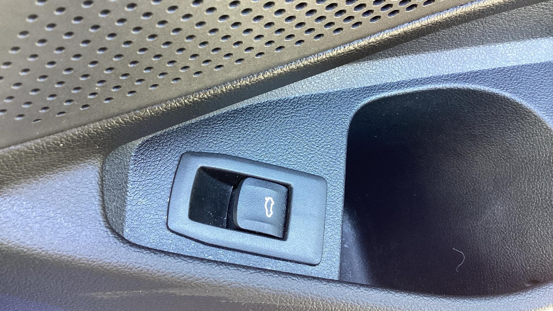 BMW 3 Series Image 41