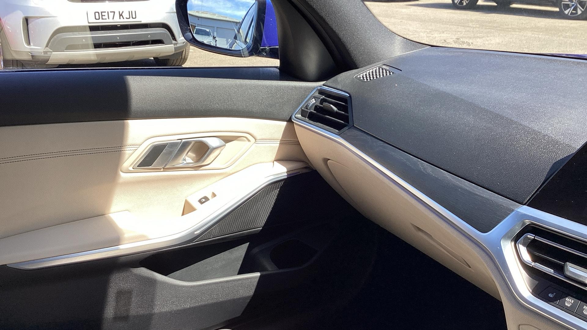 BMW 3 Series Image 44