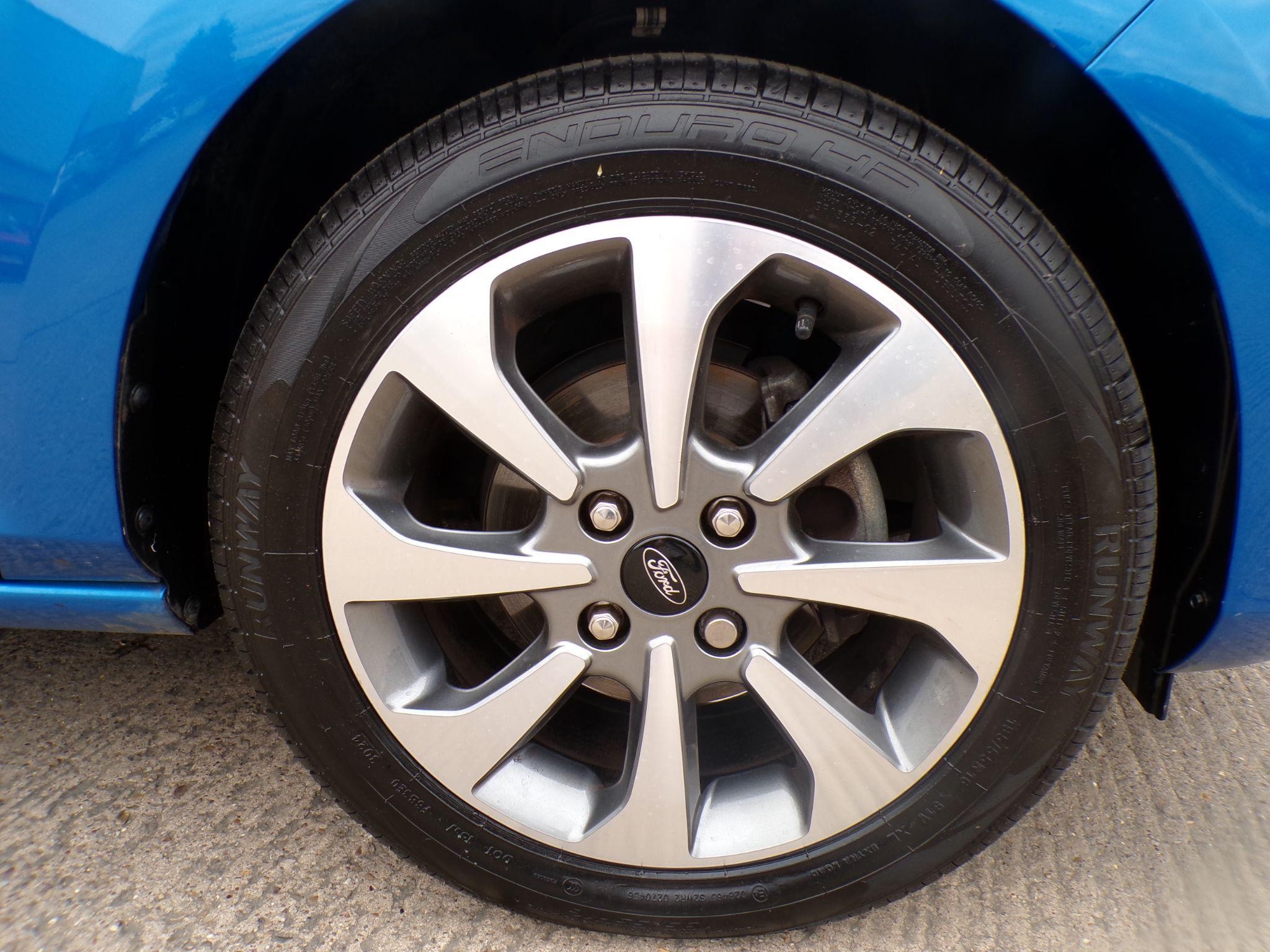 Ford Fiesta Image 9