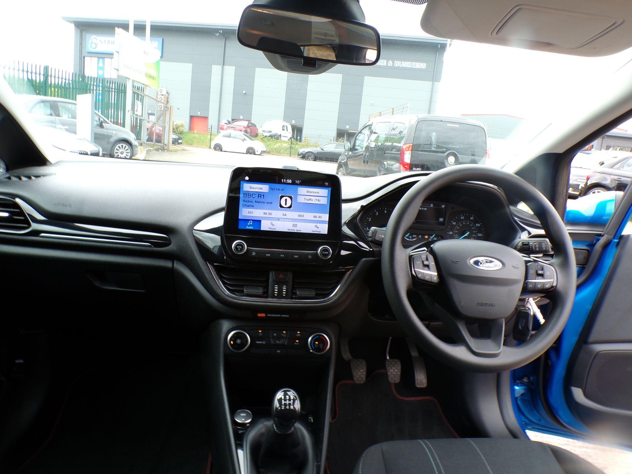Ford Fiesta Image 11