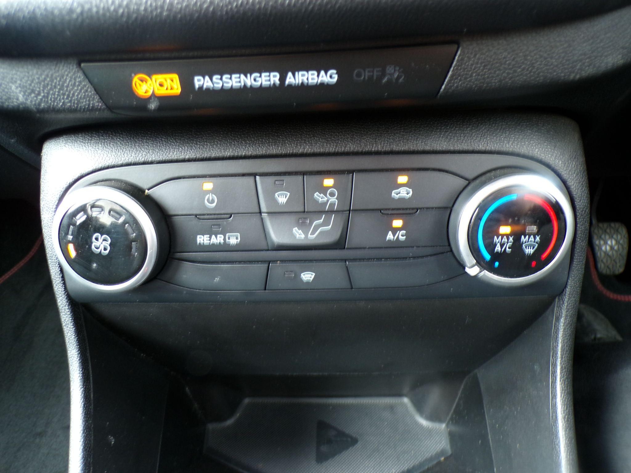Ford Fiesta Image 21