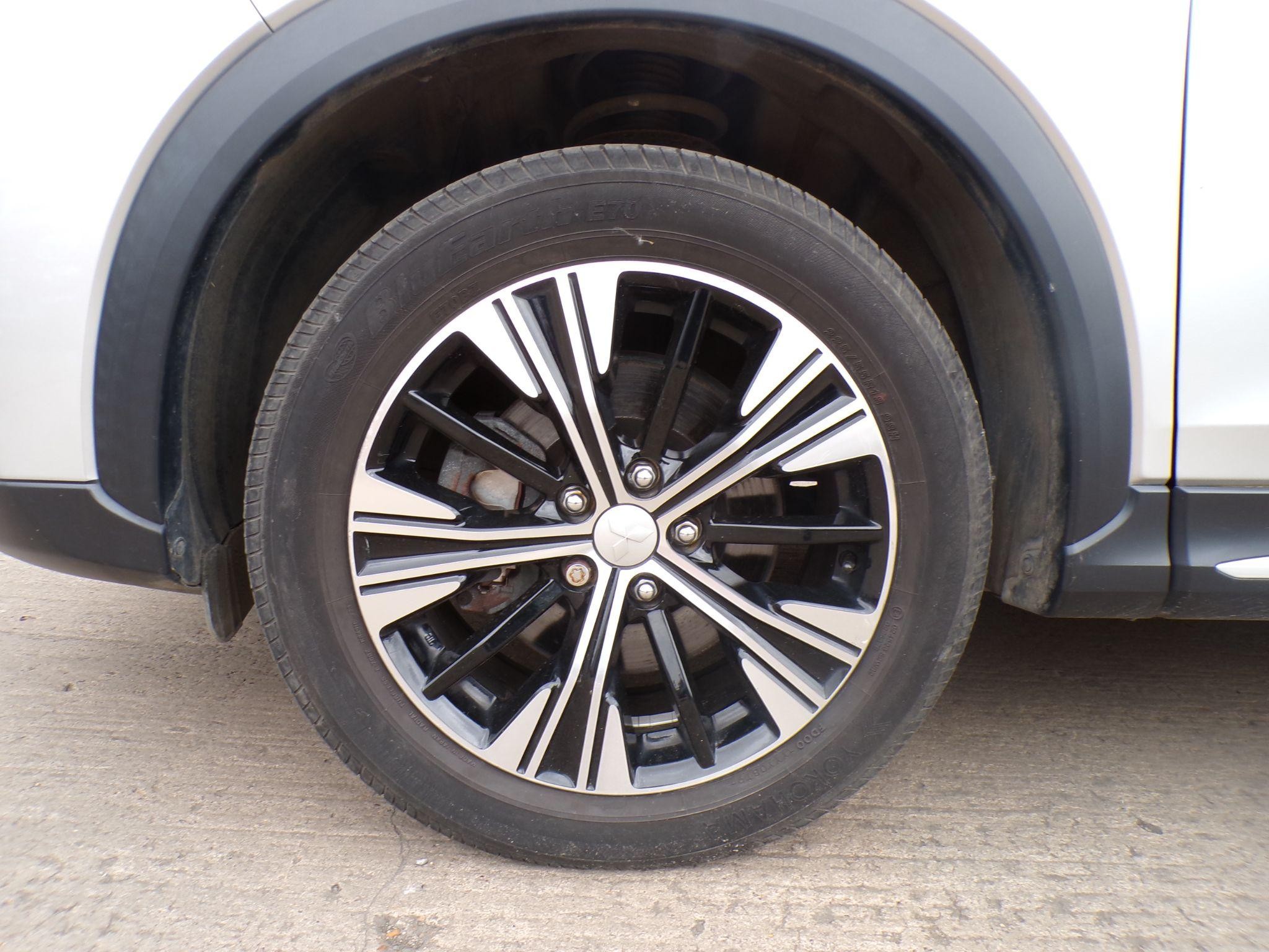 Mitsubishi Eclipse Cross Image 9