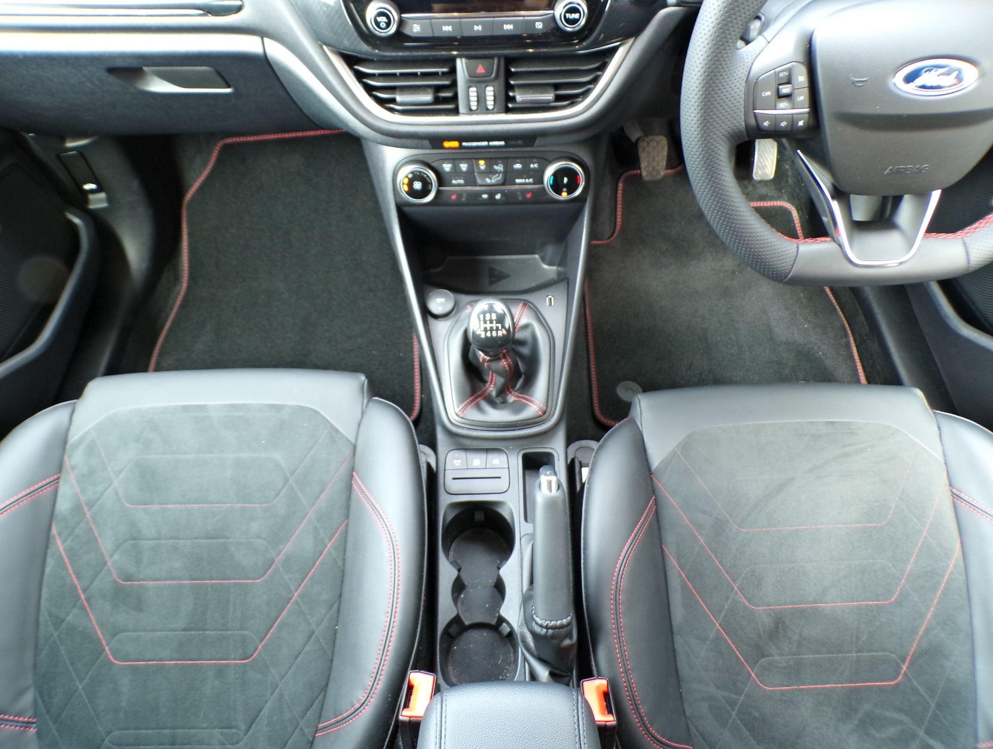 Ford Fiesta Image 19