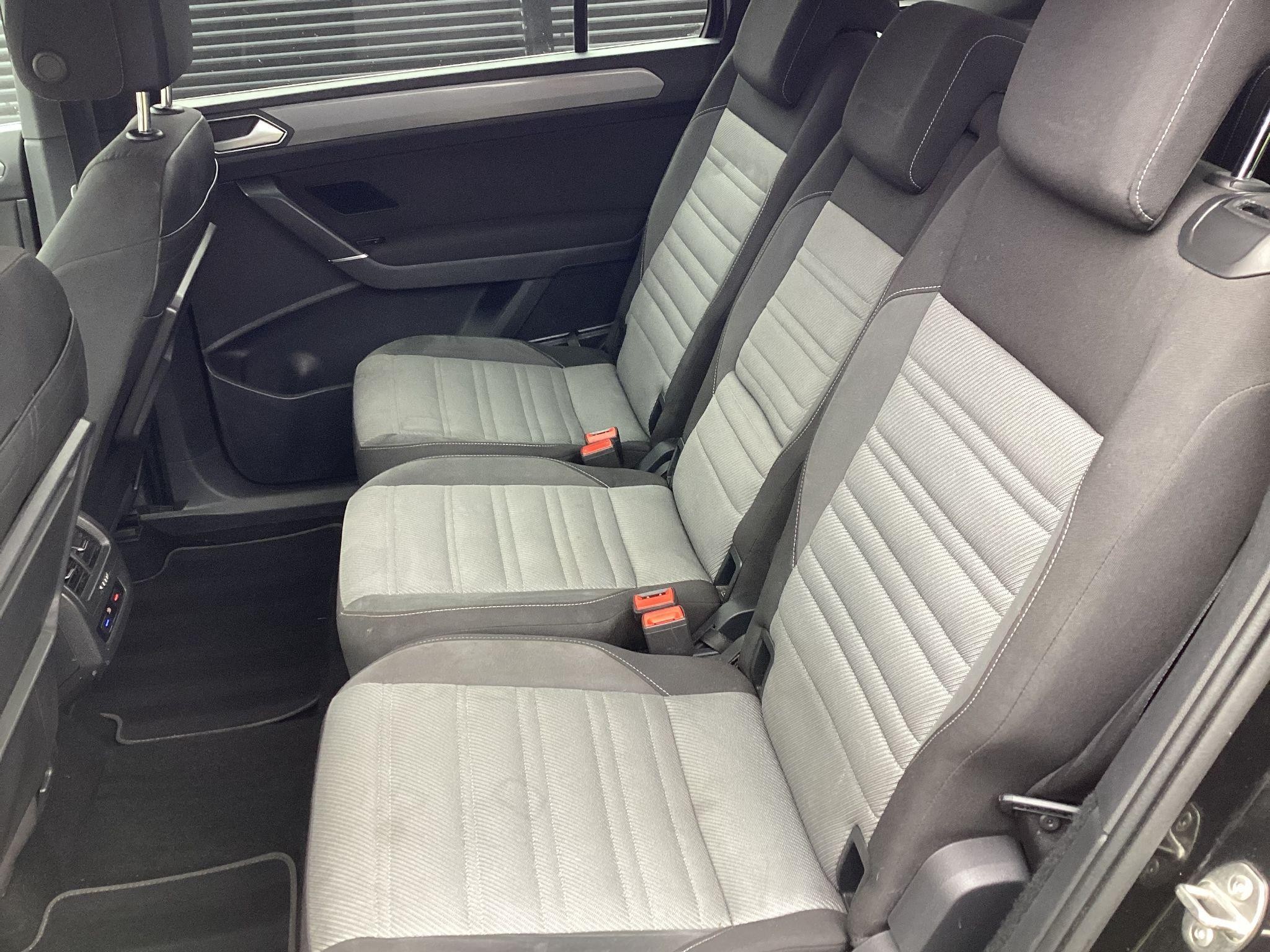Volkswagen Touran Image 11