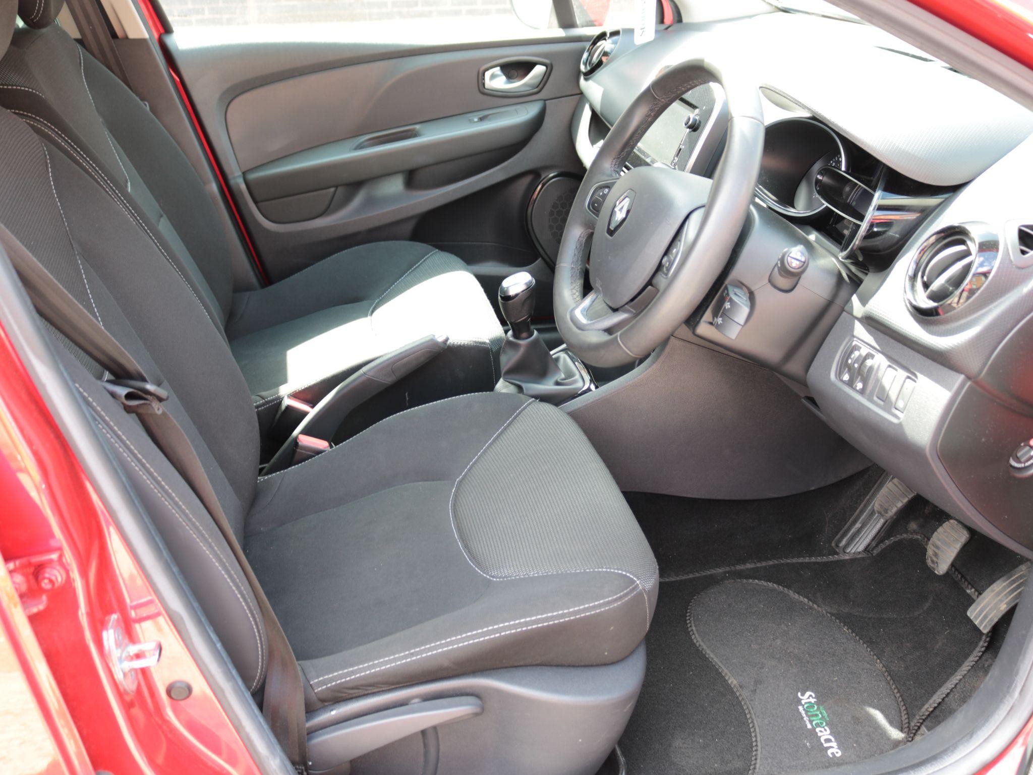 Renault Clio Image 11