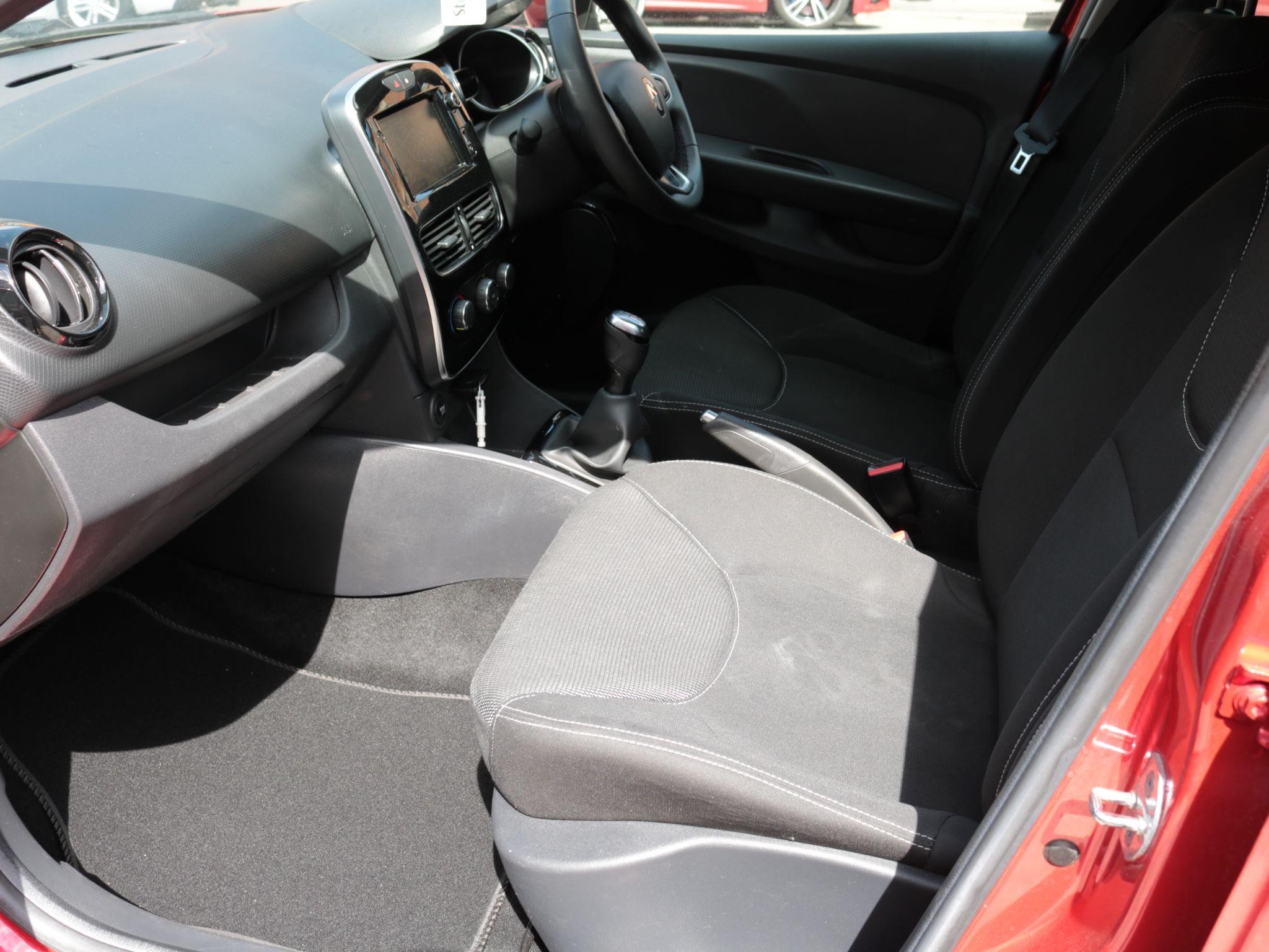 Renault Clio Image 13