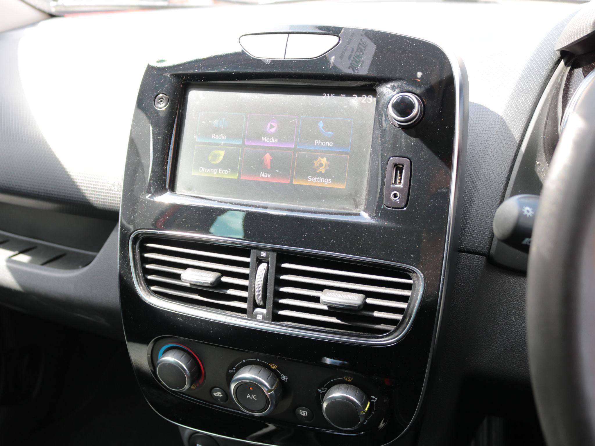 Renault Clio Image 18