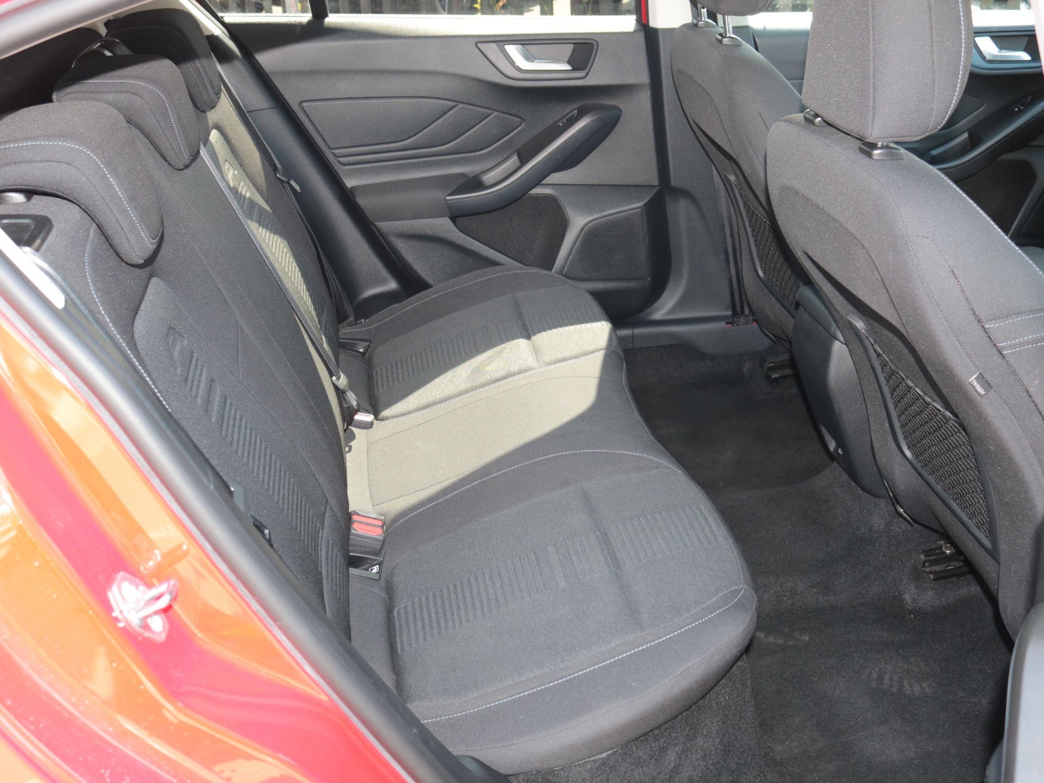 Ford Focus Image 22
