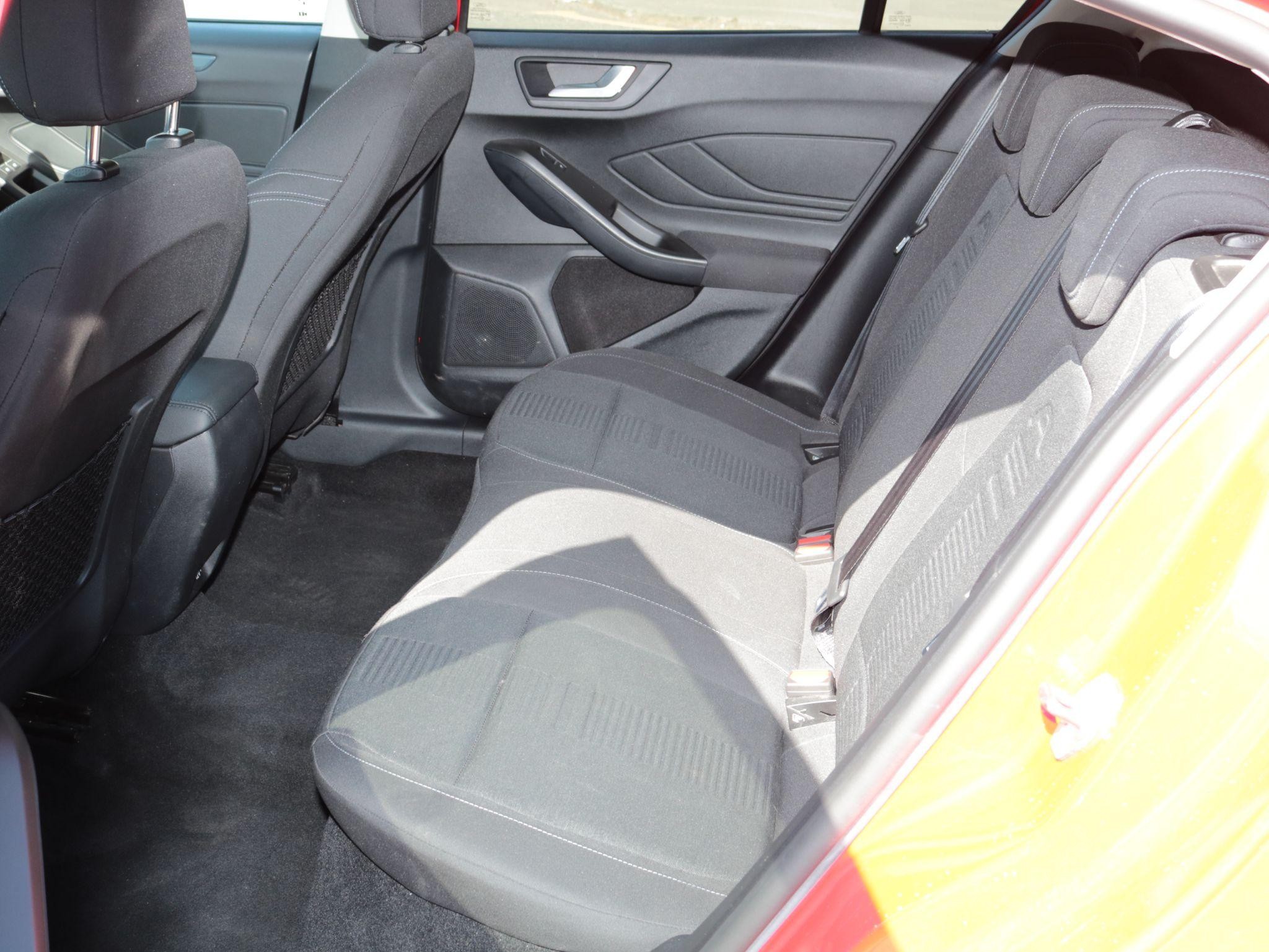 Ford Focus Image 23
