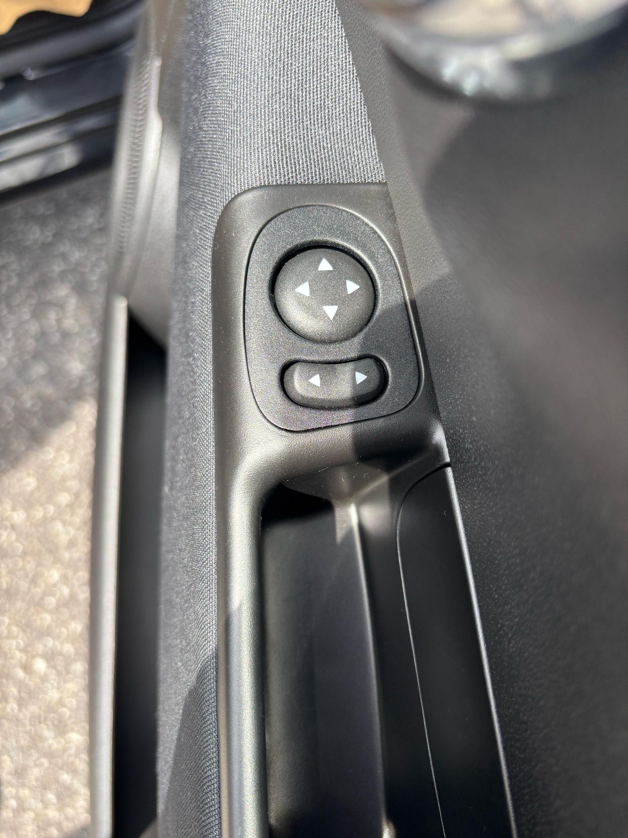 Fiat 500 Hybrid Image 24