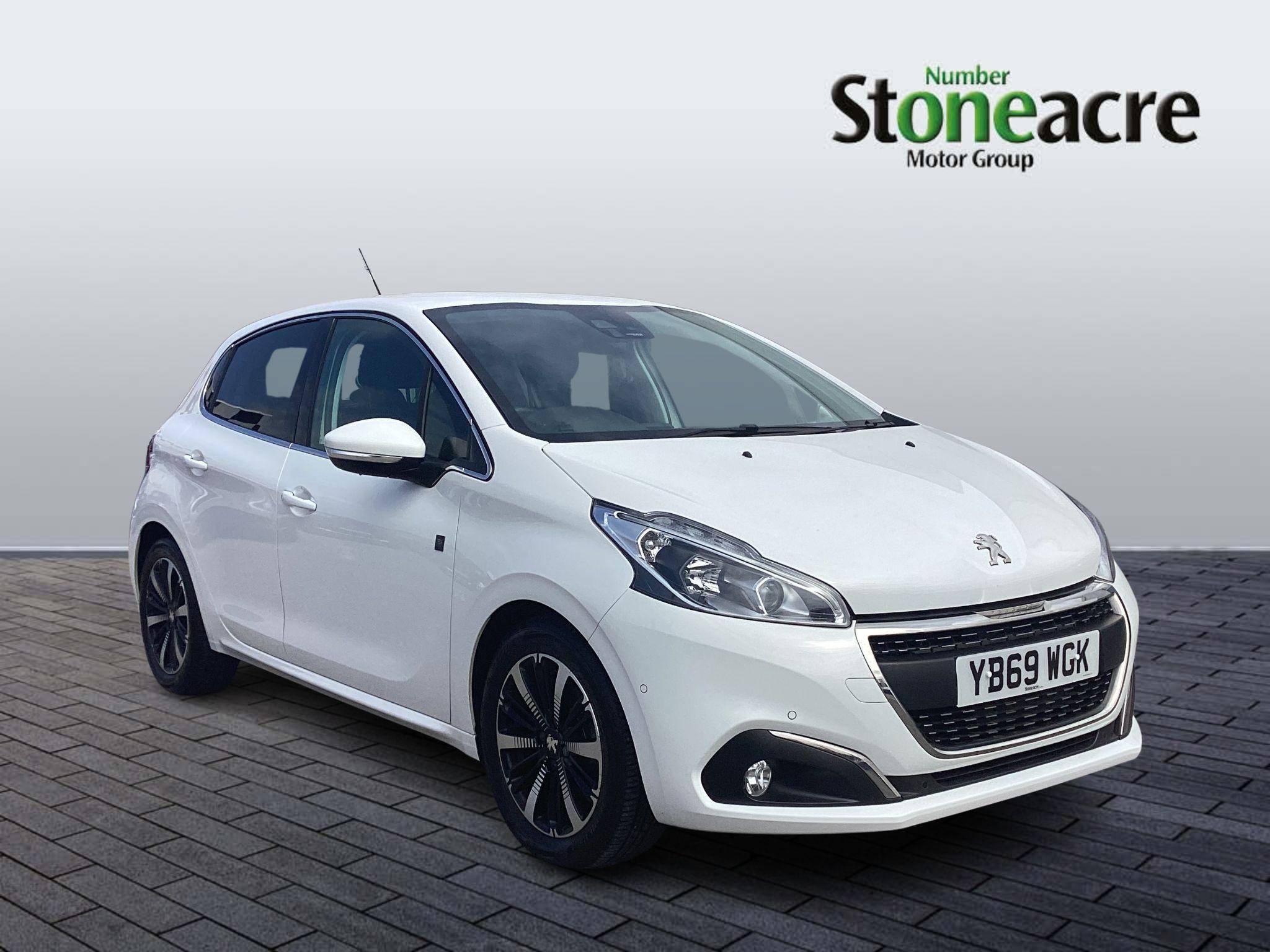 Peugeot 208 Image 1