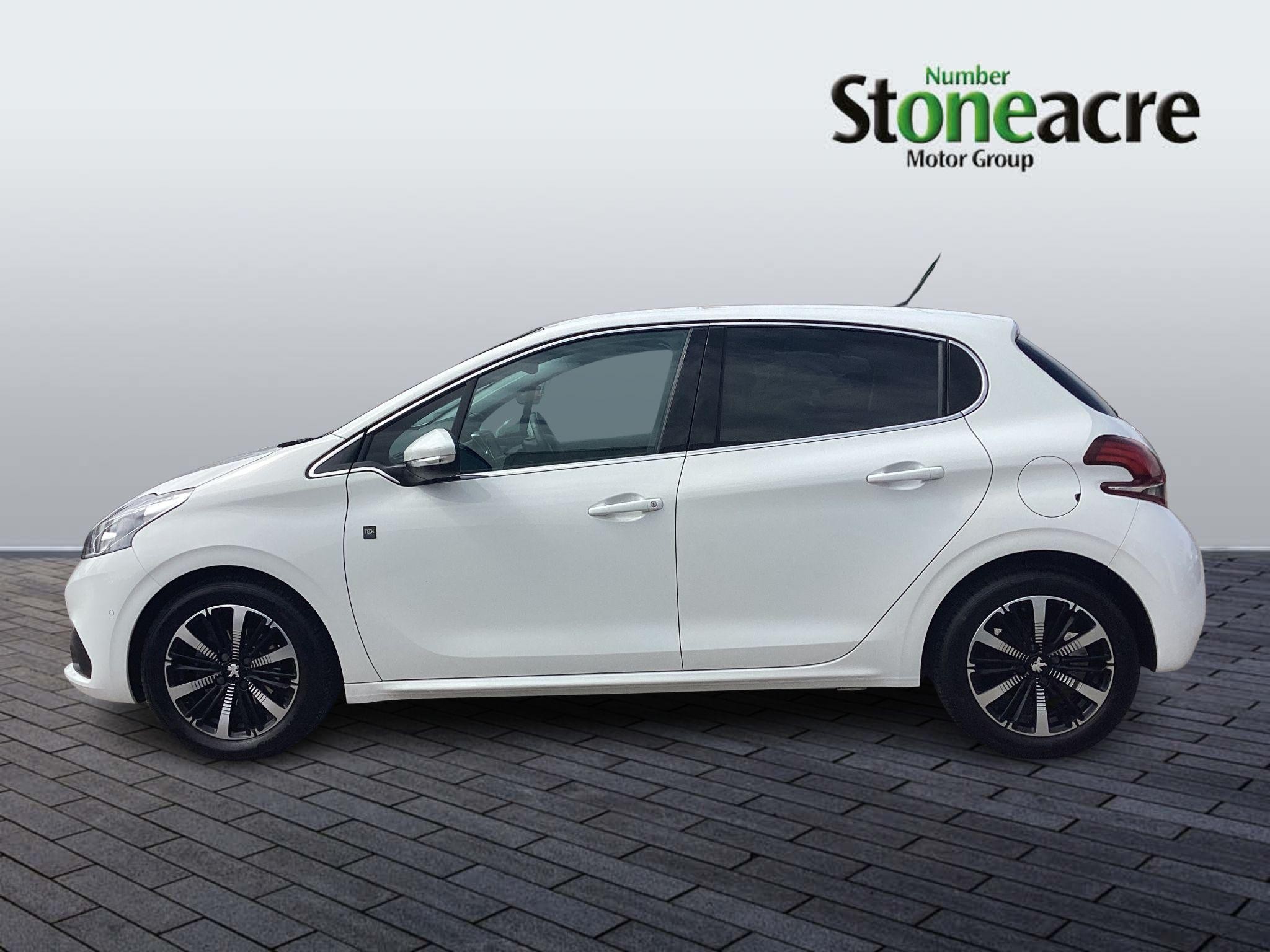 Peugeot 208 Image 5