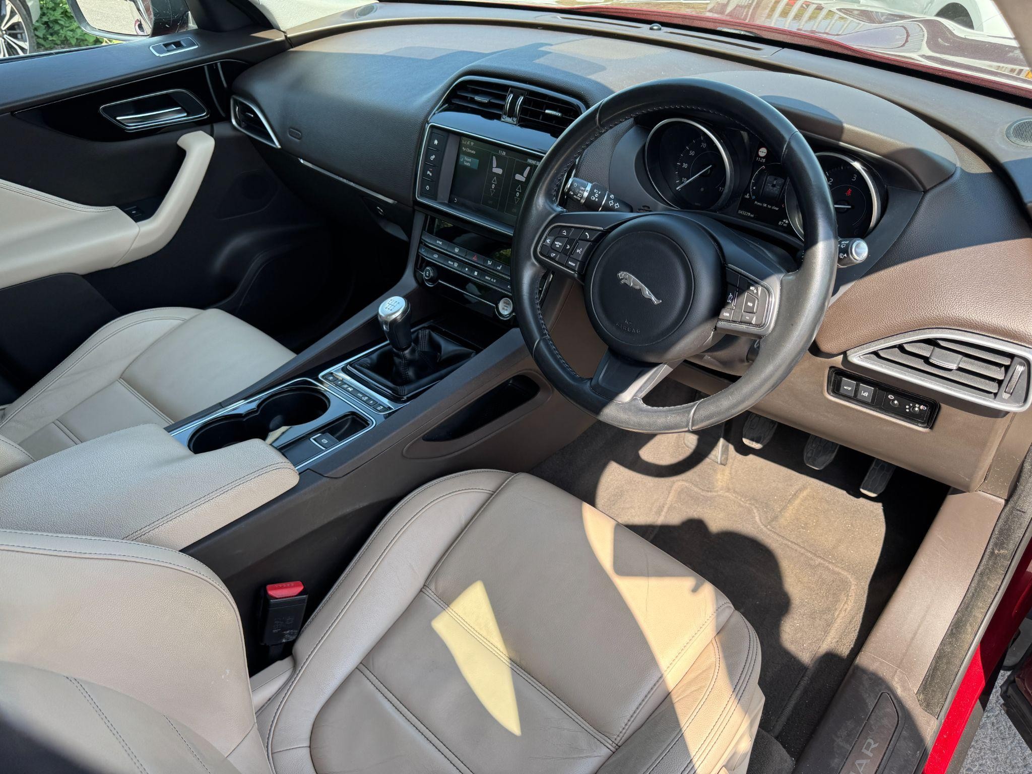 Jaguar F-Pace Image 9