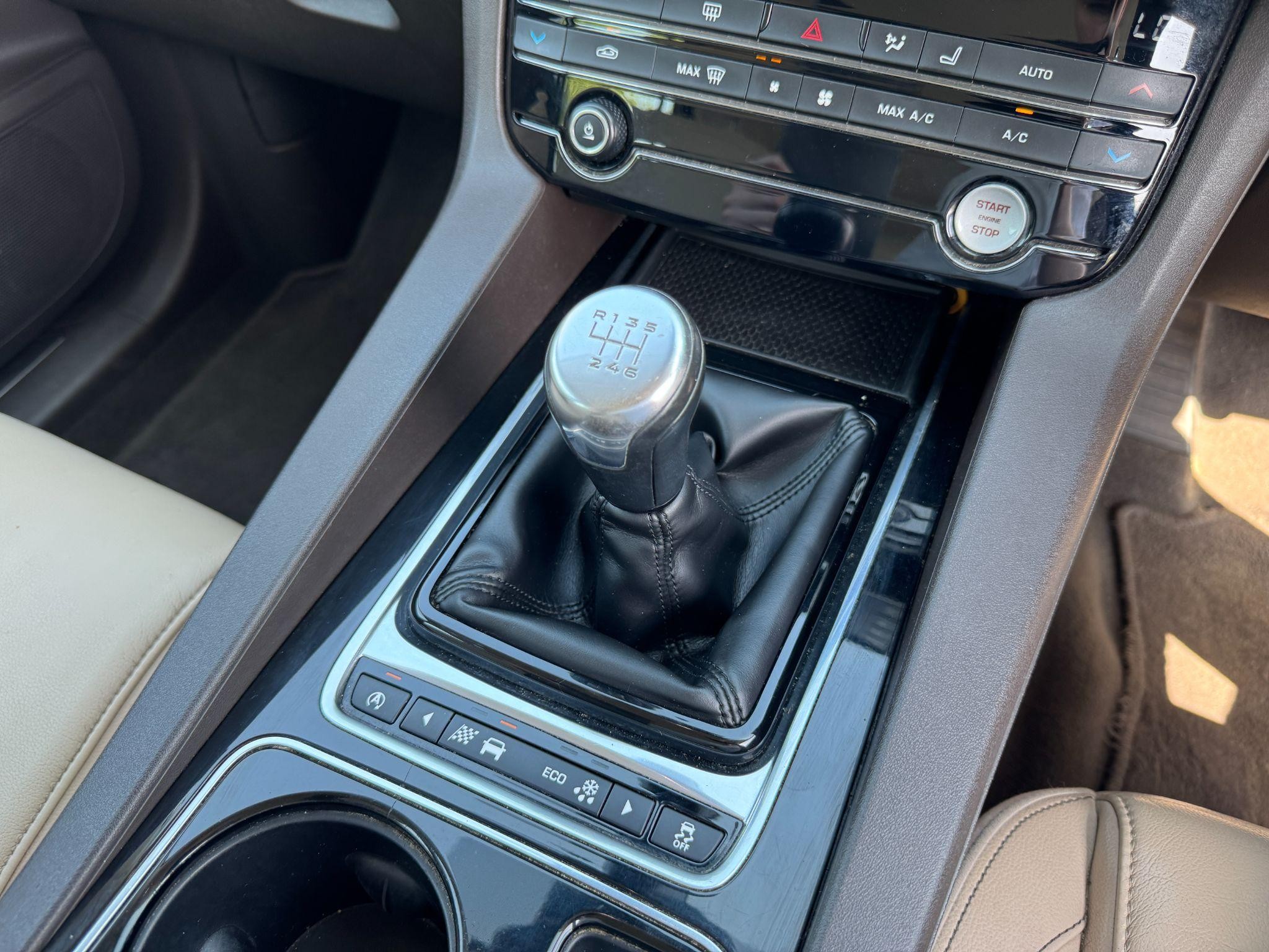 Jaguar F-Pace Image 10