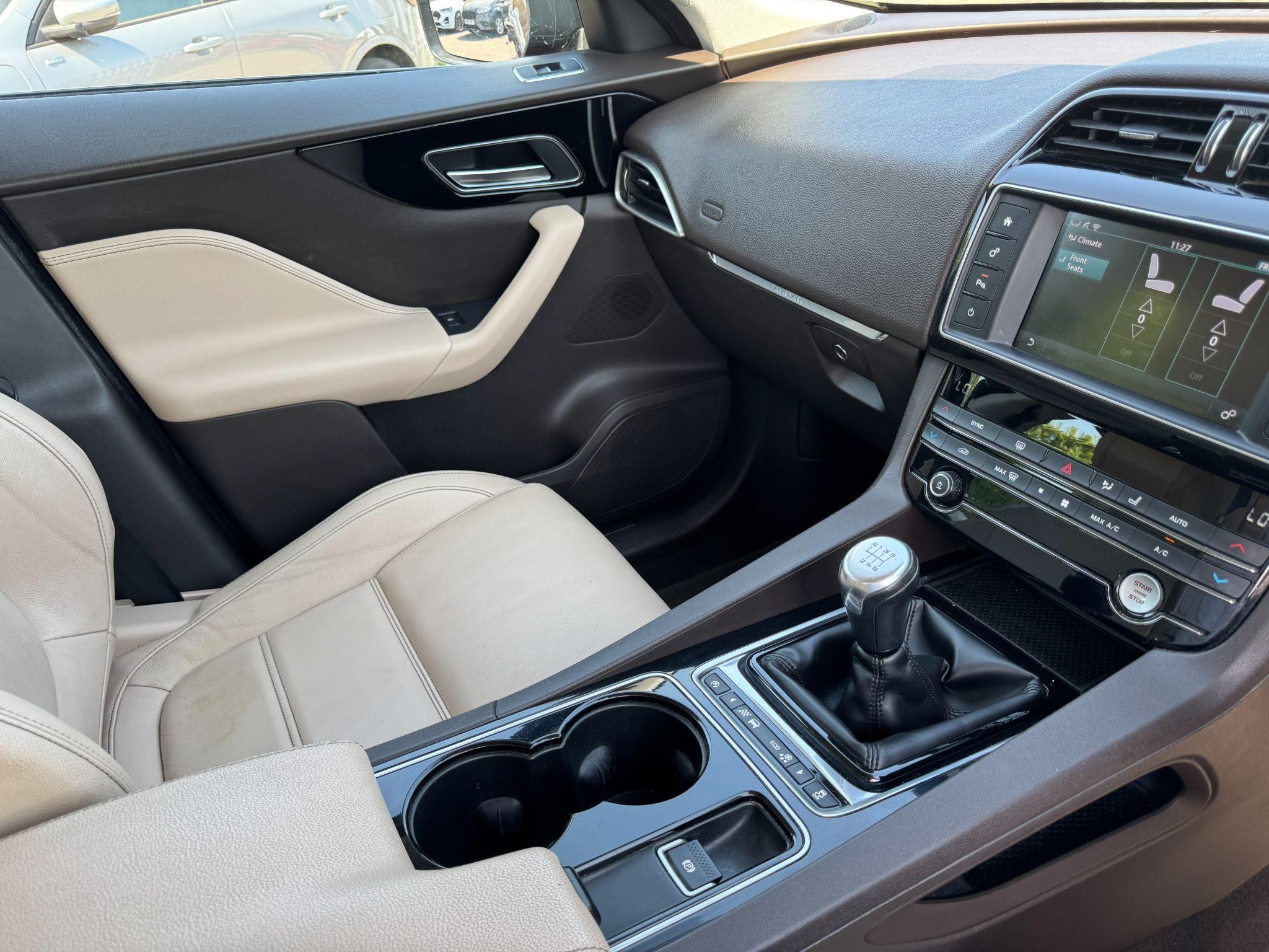 Jaguar F-Pace Image 12
