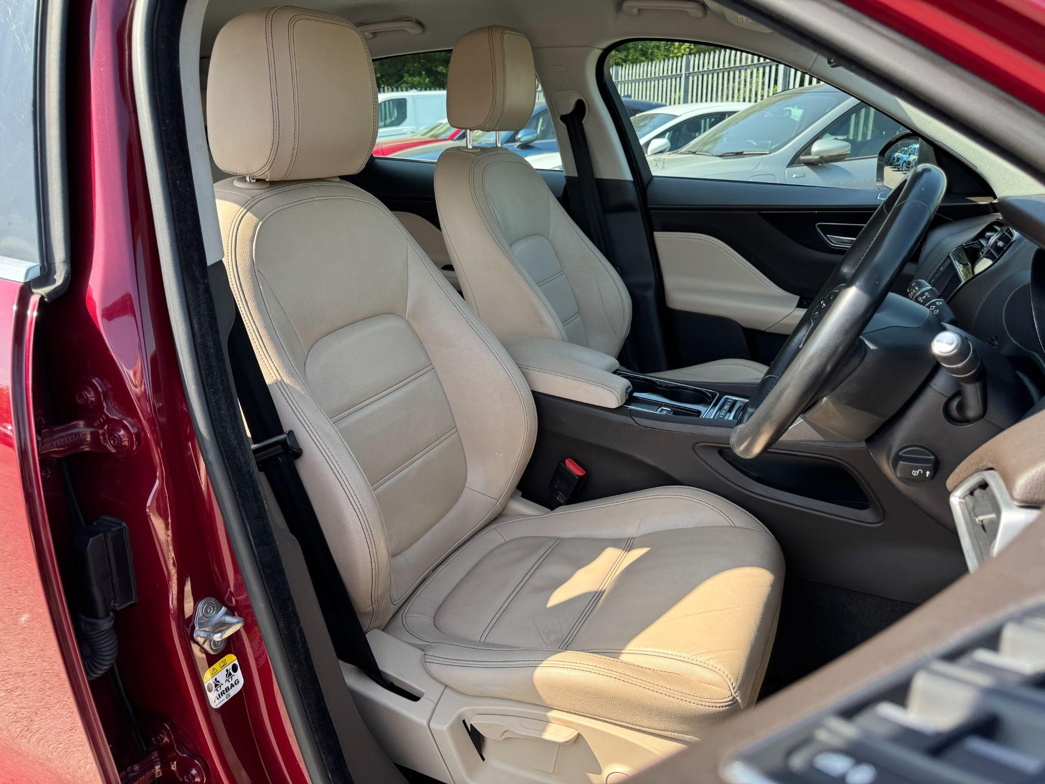 Jaguar F-Pace Image 13