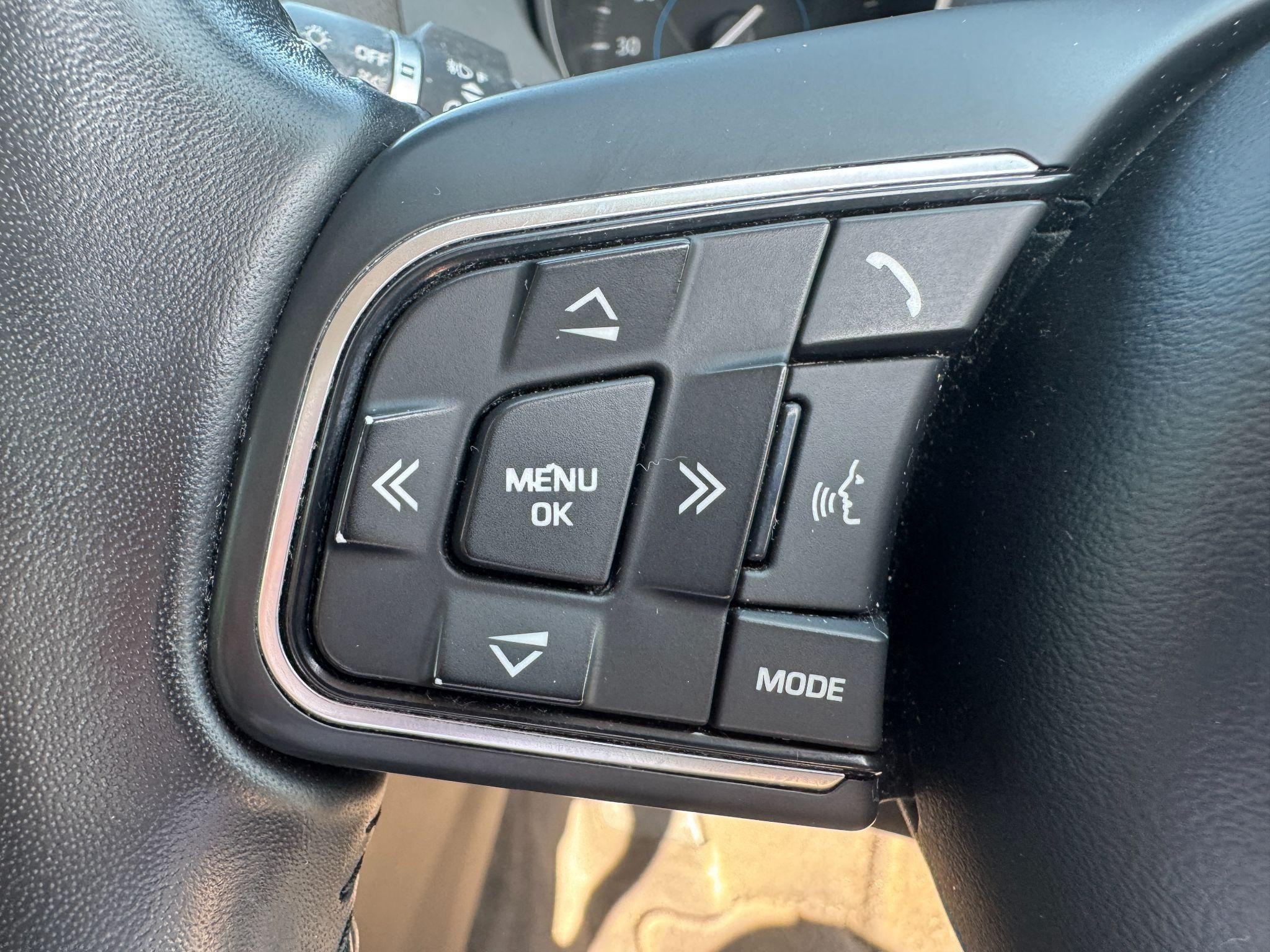 Jaguar F-Pace Image 15