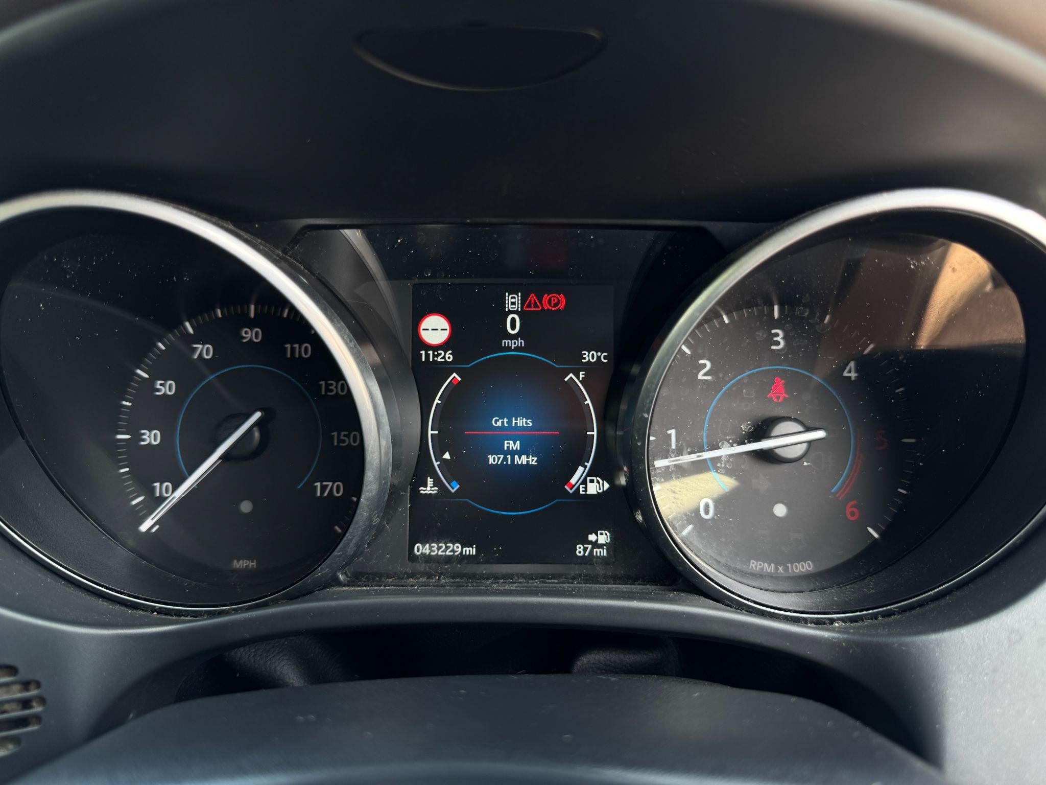 Jaguar F-Pace Image 25