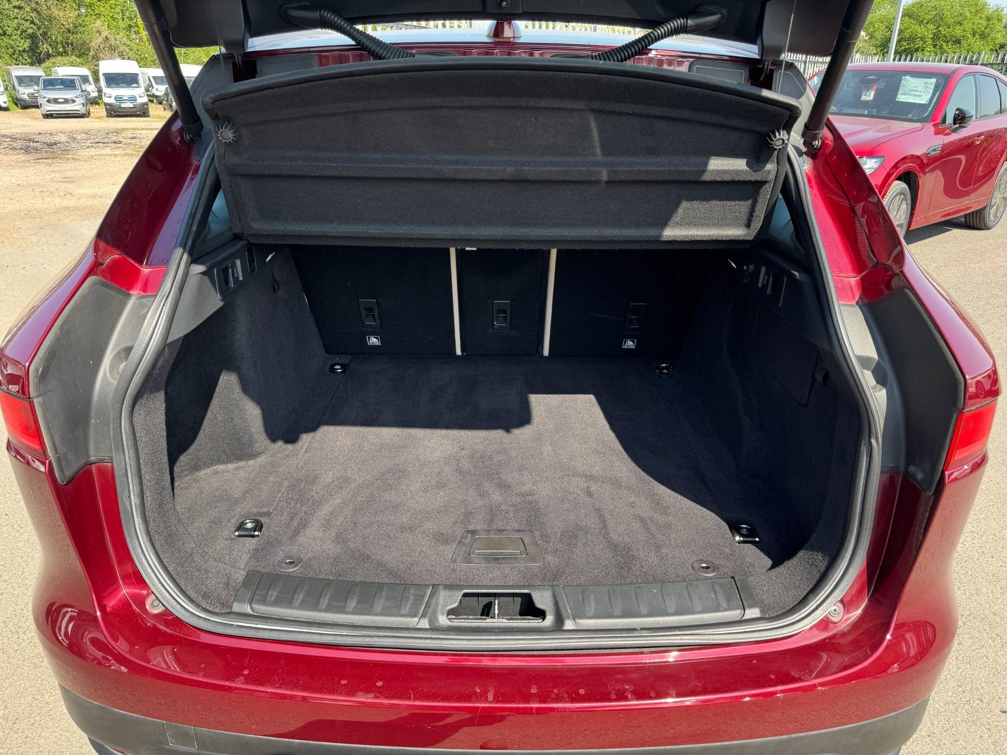 Jaguar F-Pace Image 27
