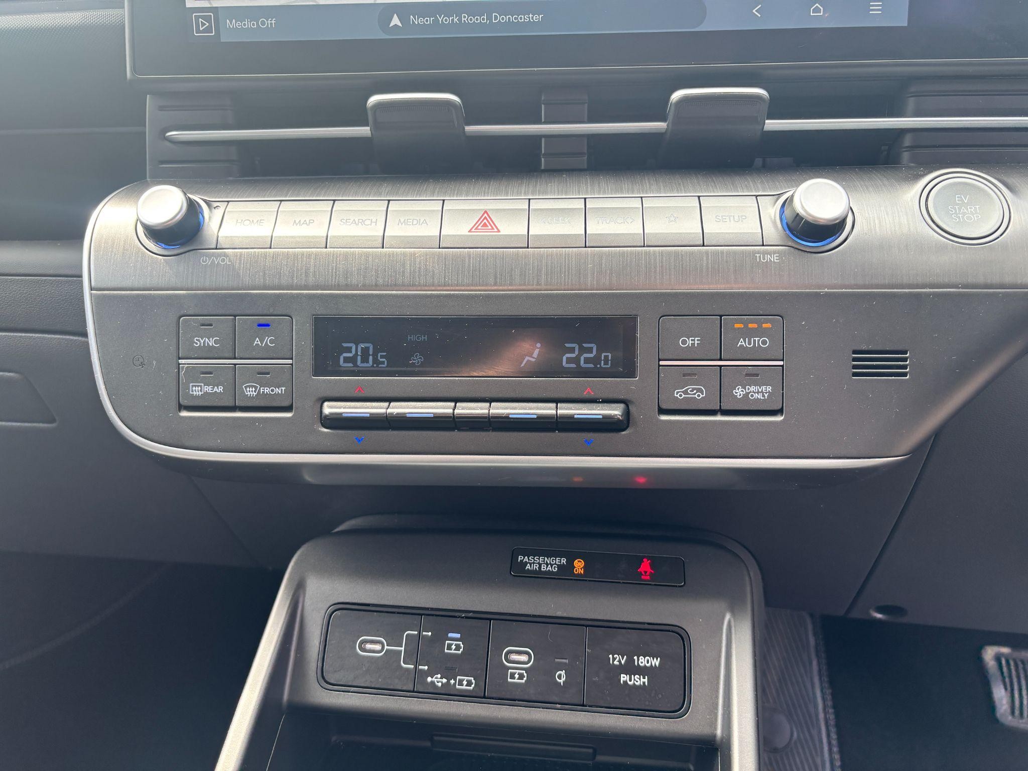 Hyundai KONA Image 20