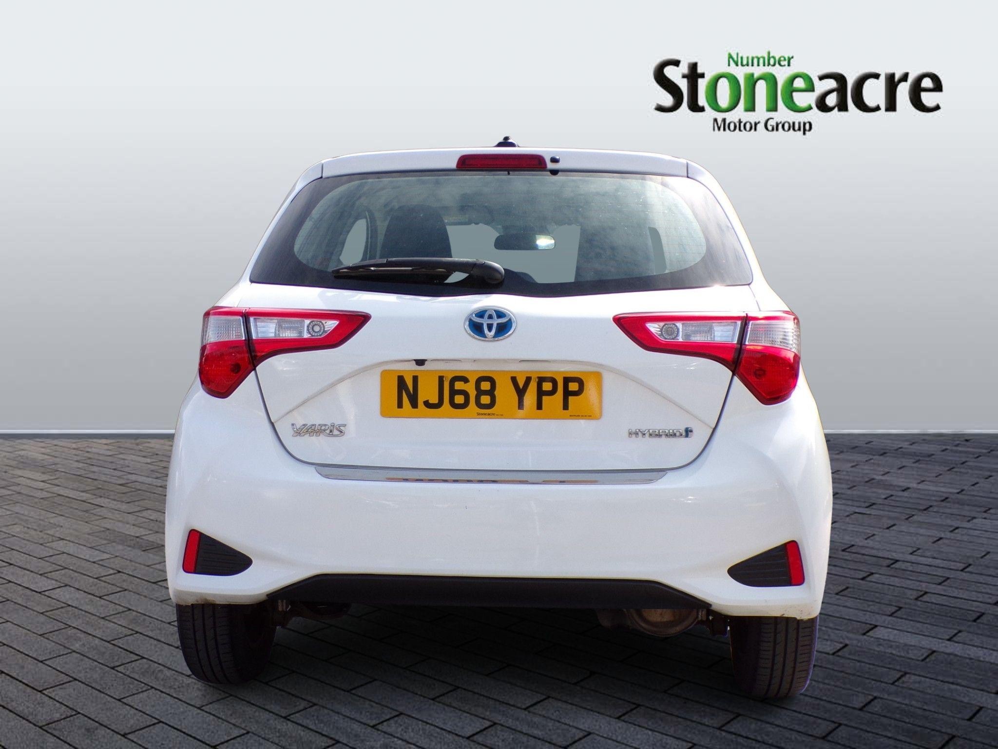 Toyota Yaris Image 4