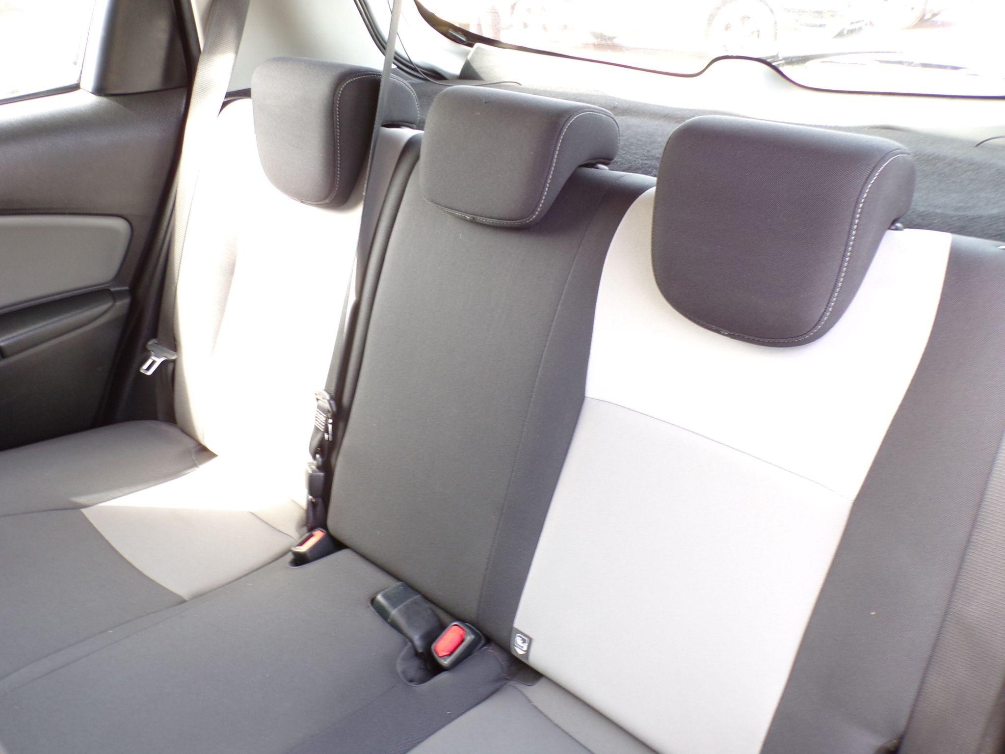 Toyota Yaris Image 18