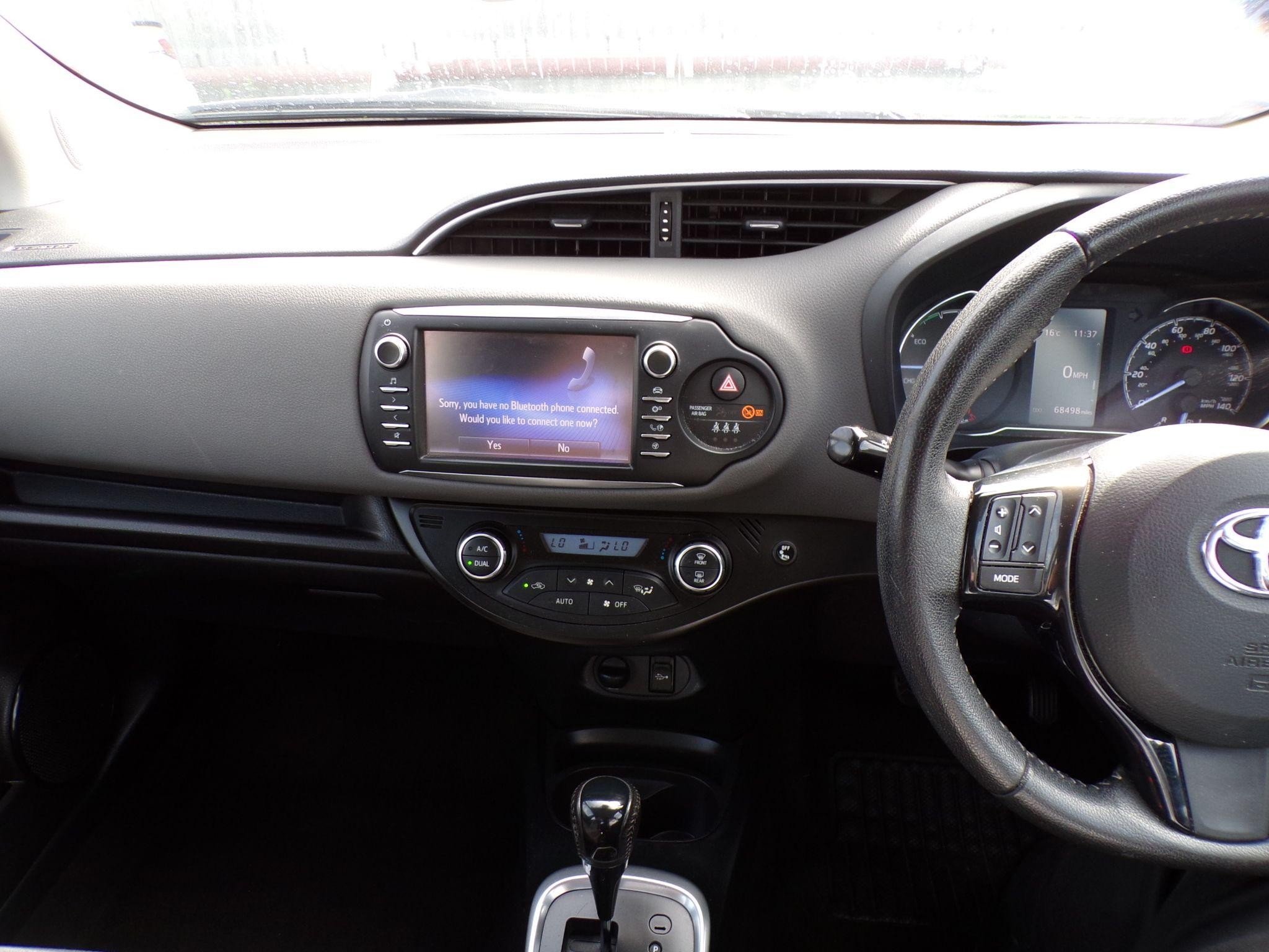 Toyota Yaris Image 22