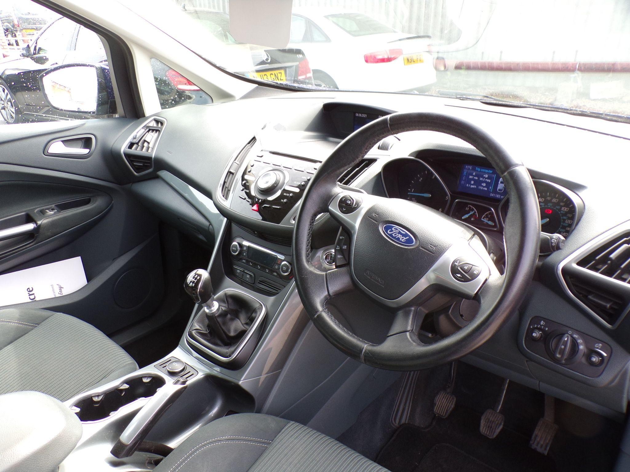 Ford C-Max Image 12