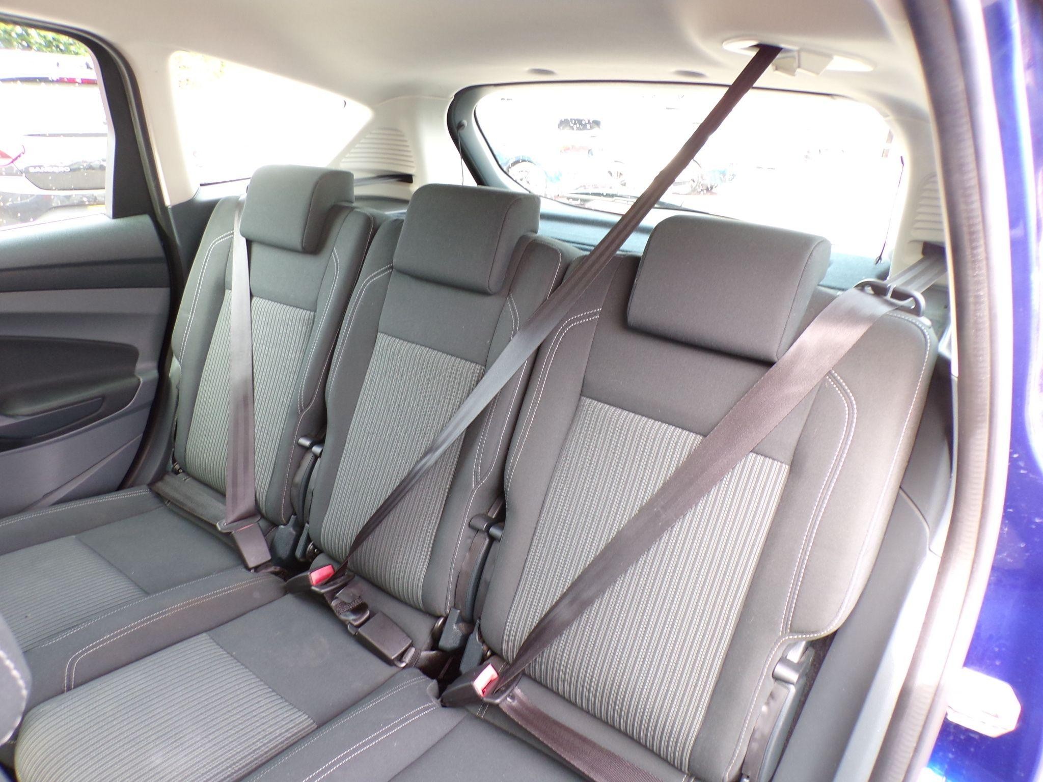 Ford C-Max Image 16