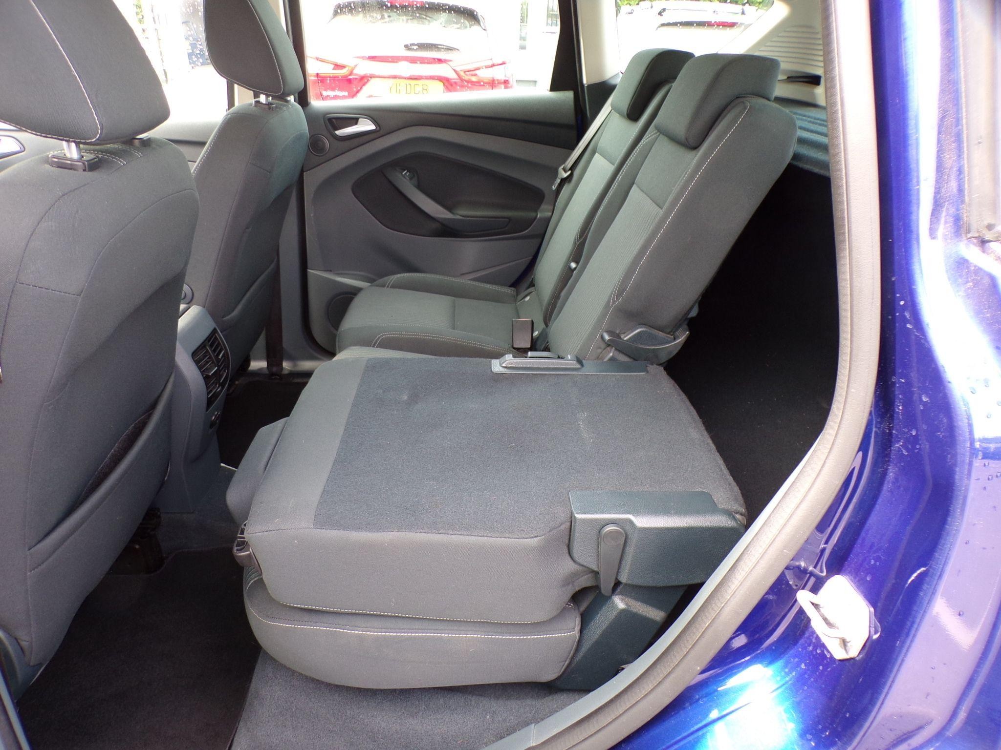 Ford C-Max Image 18