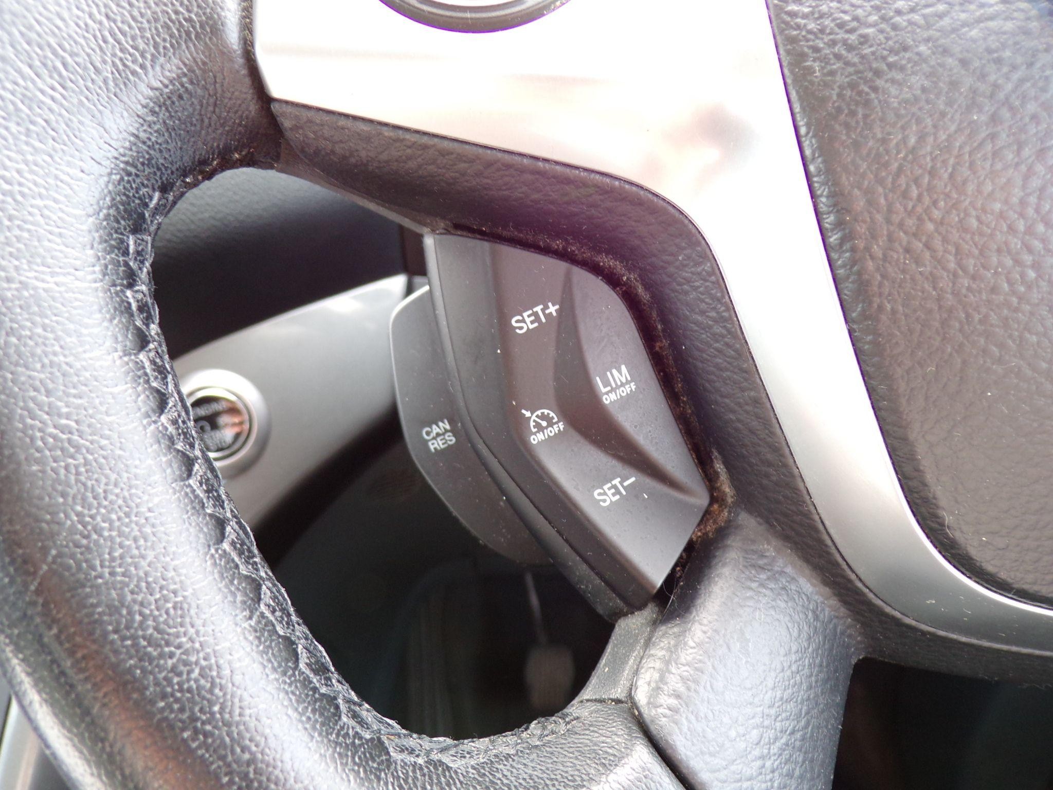 Ford C-Max Image 22
