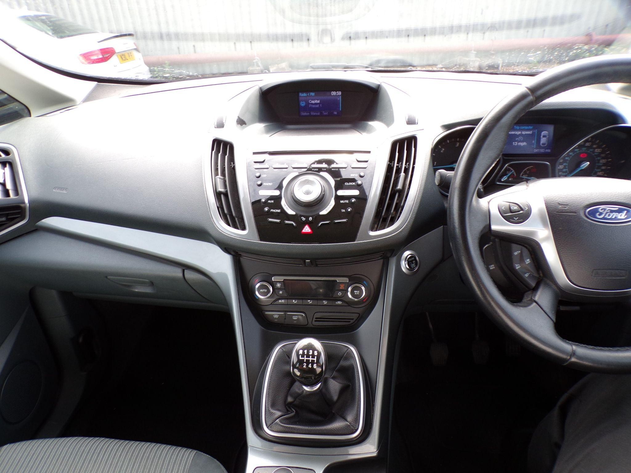 Ford C-Max Image 24