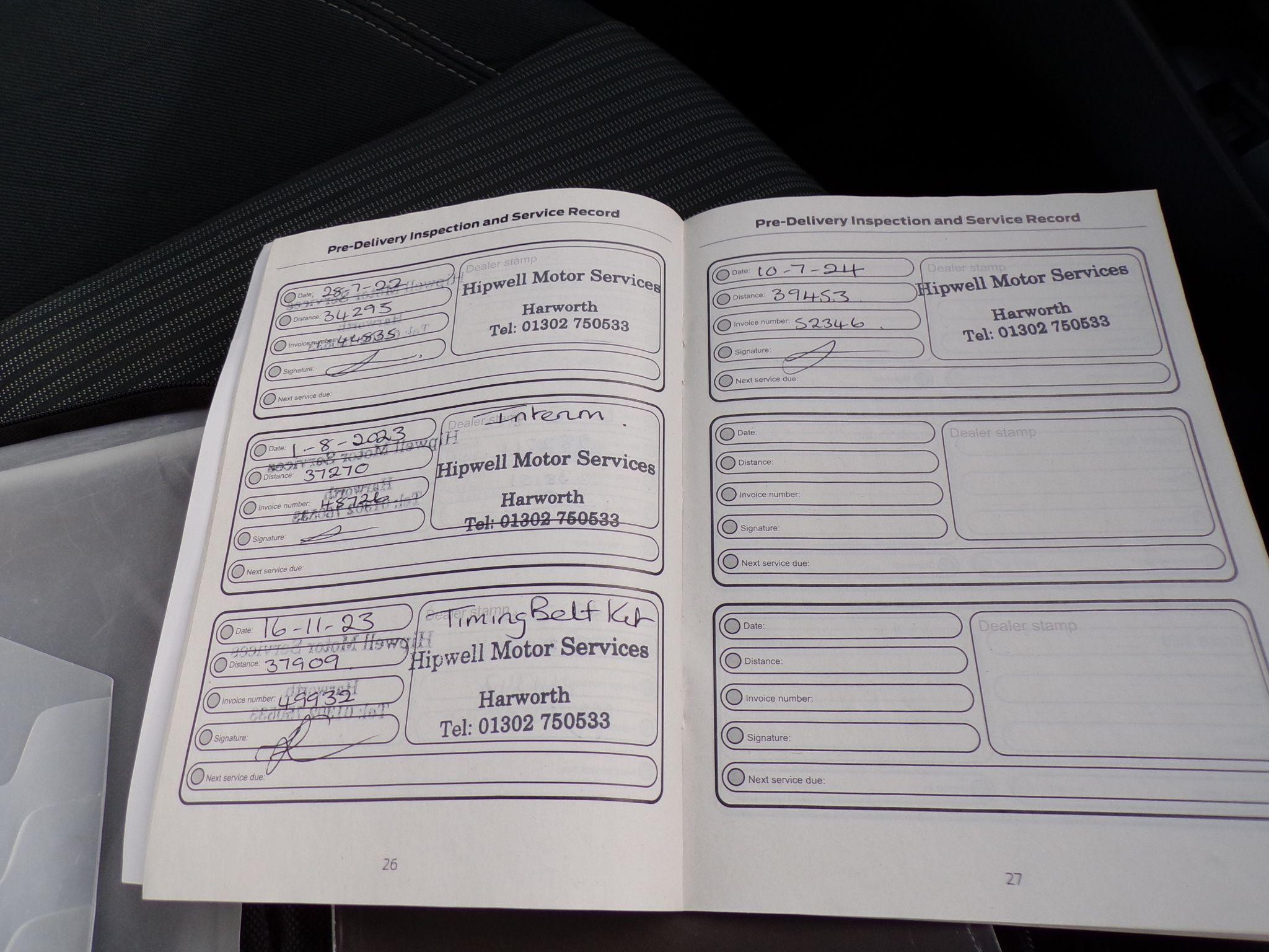 Ford C-Max Image 27