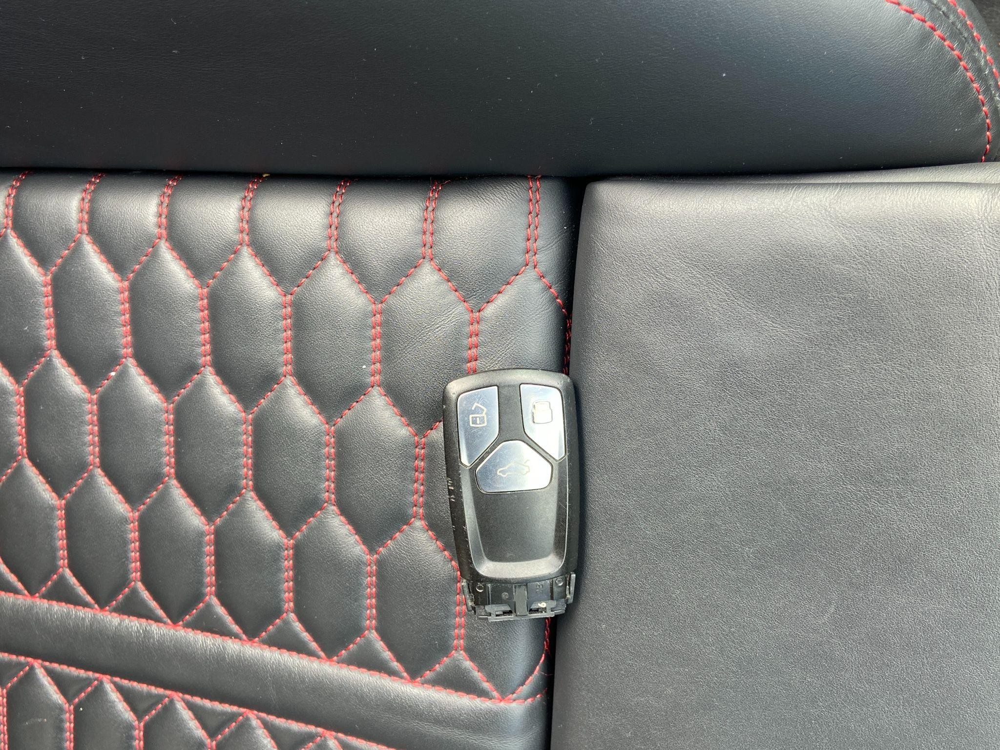 Audi TT RS Image 18