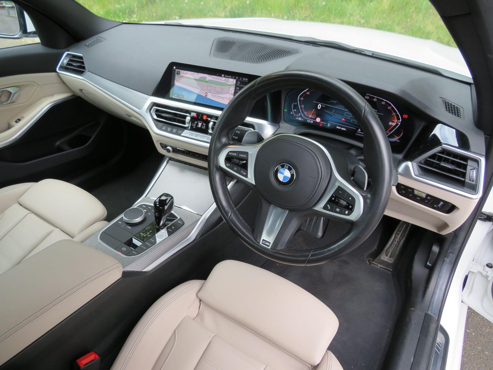 BMW 3 Series Image 13