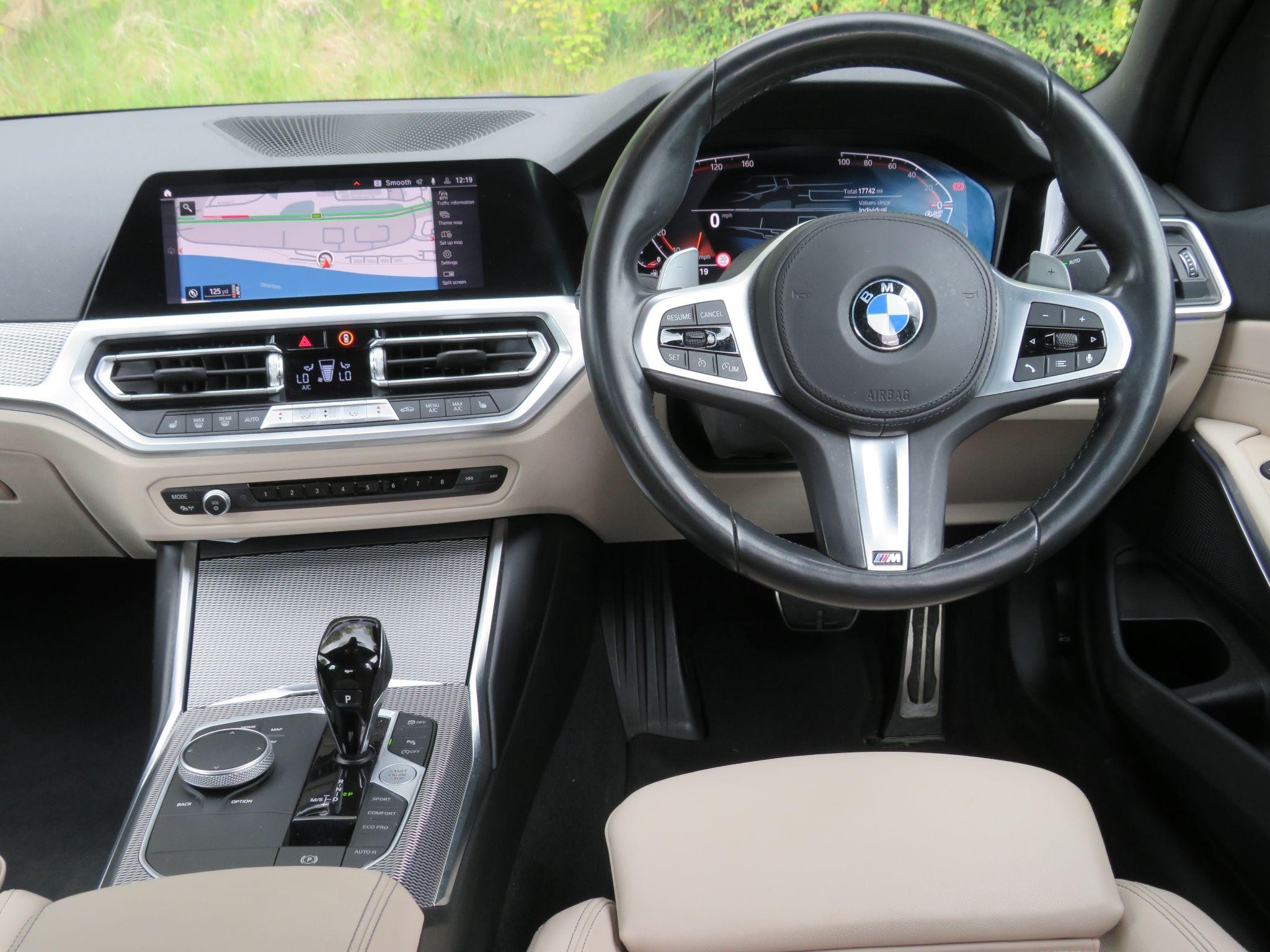 BMW 3 Series Image 14