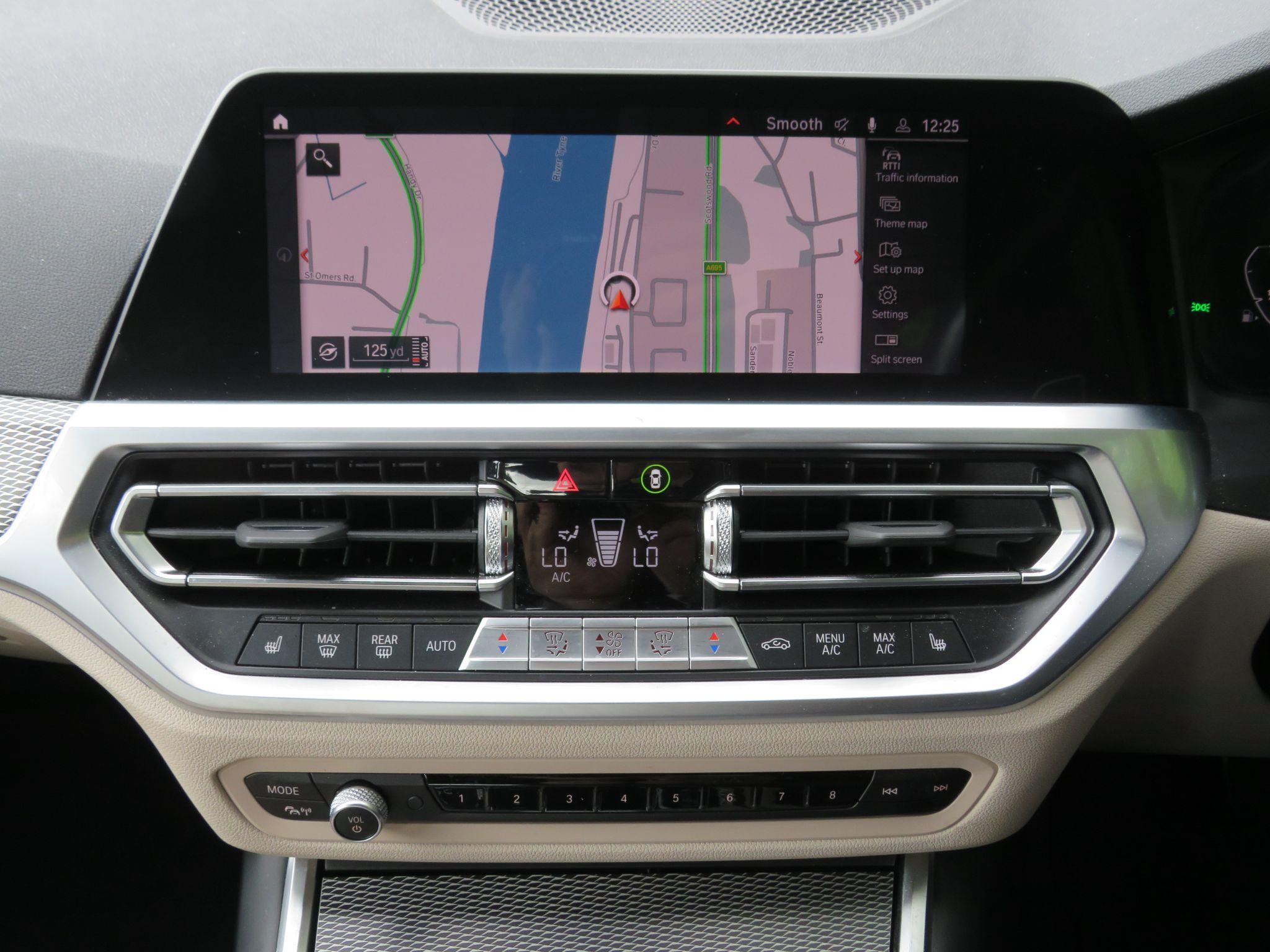 BMW 3 Series Image 17