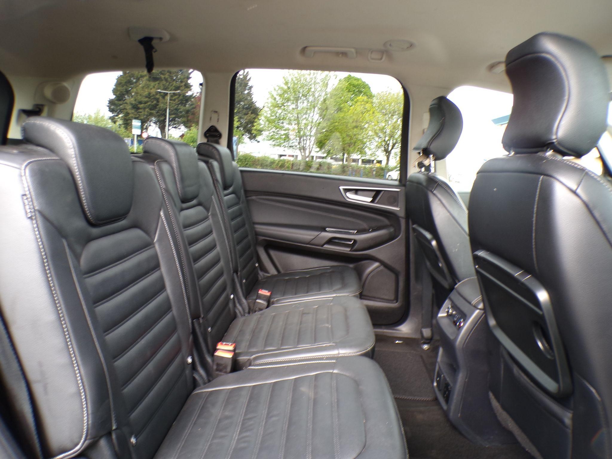 Ford Galaxy Image 16