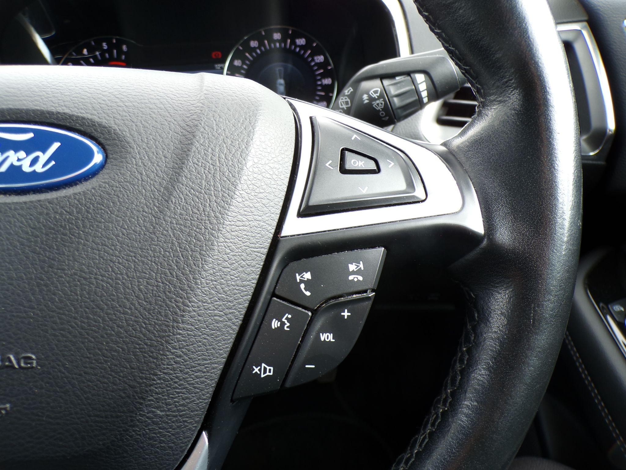 Ford Galaxy Image 21