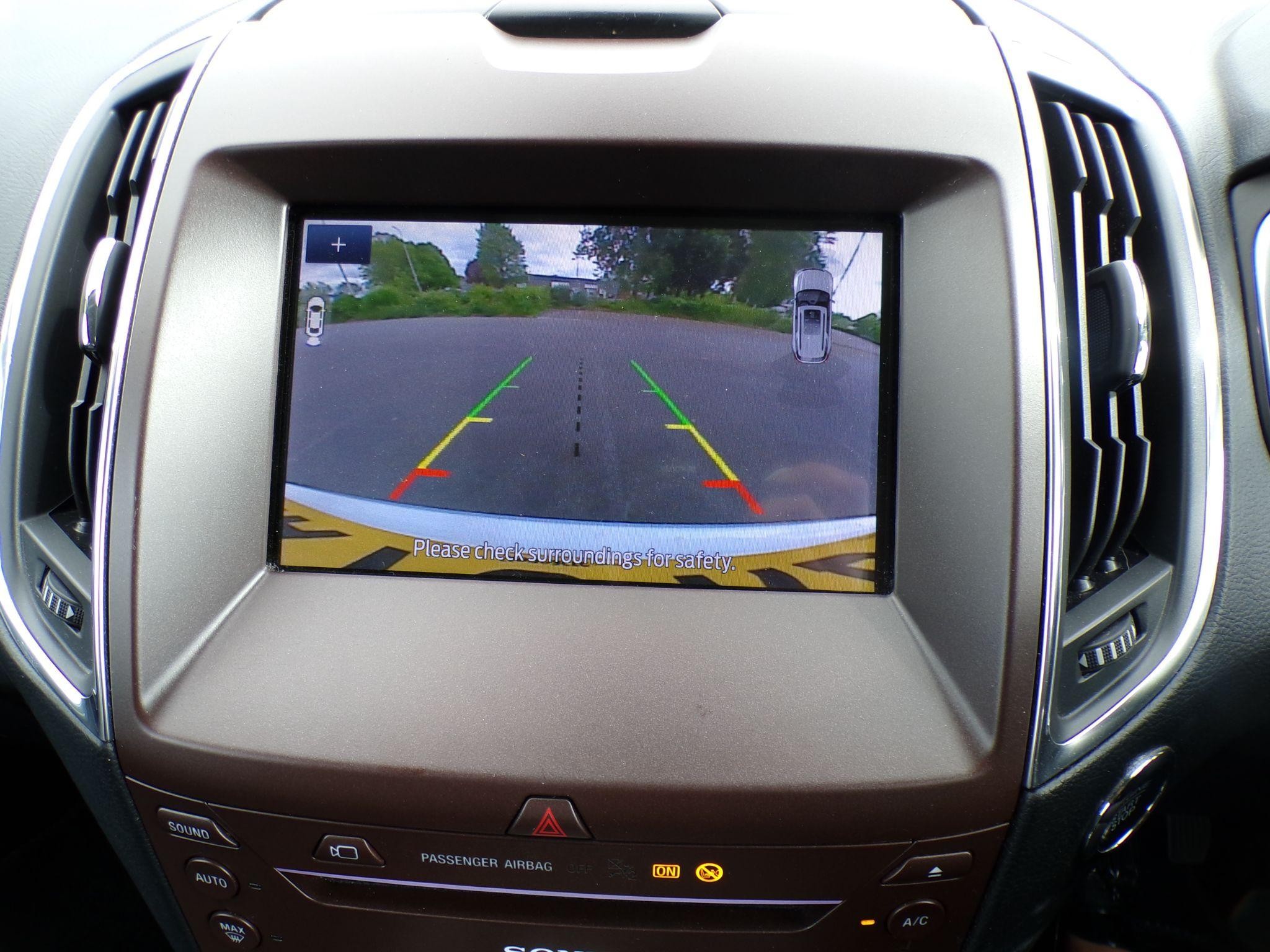 Ford Galaxy Image 22