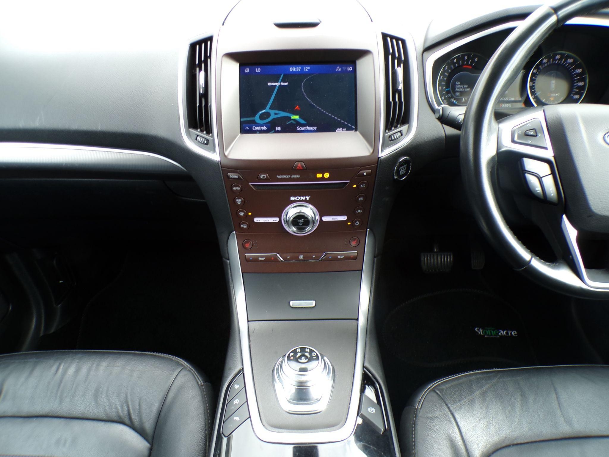 Ford Galaxy Image 28